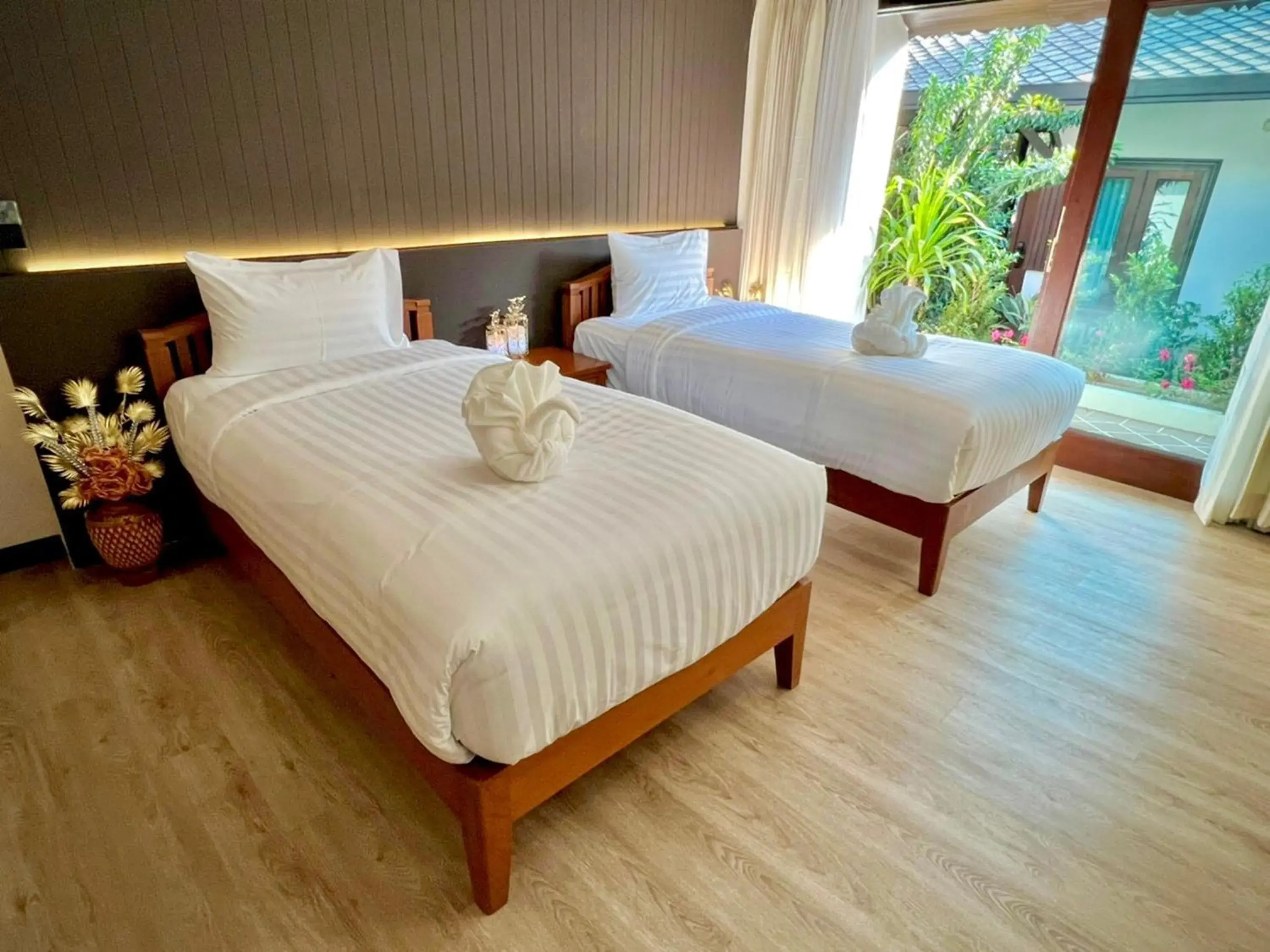 Bed in Na Mantra Resort