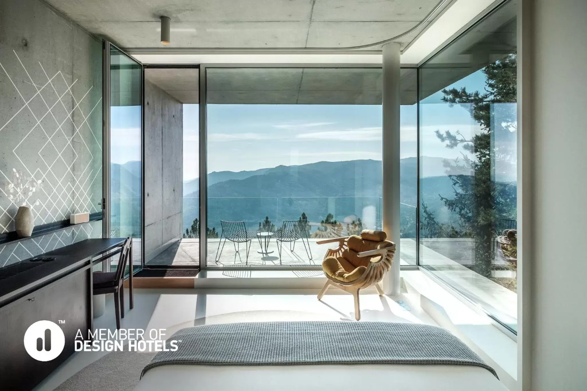 Bedroom in Casa de São Lourenço - Burel Panorama Hotel - member of Relais & Châteaux Bedroom in Casa de São Lourenço - Burel Panorama Hotel - member of Relais & Châteaux