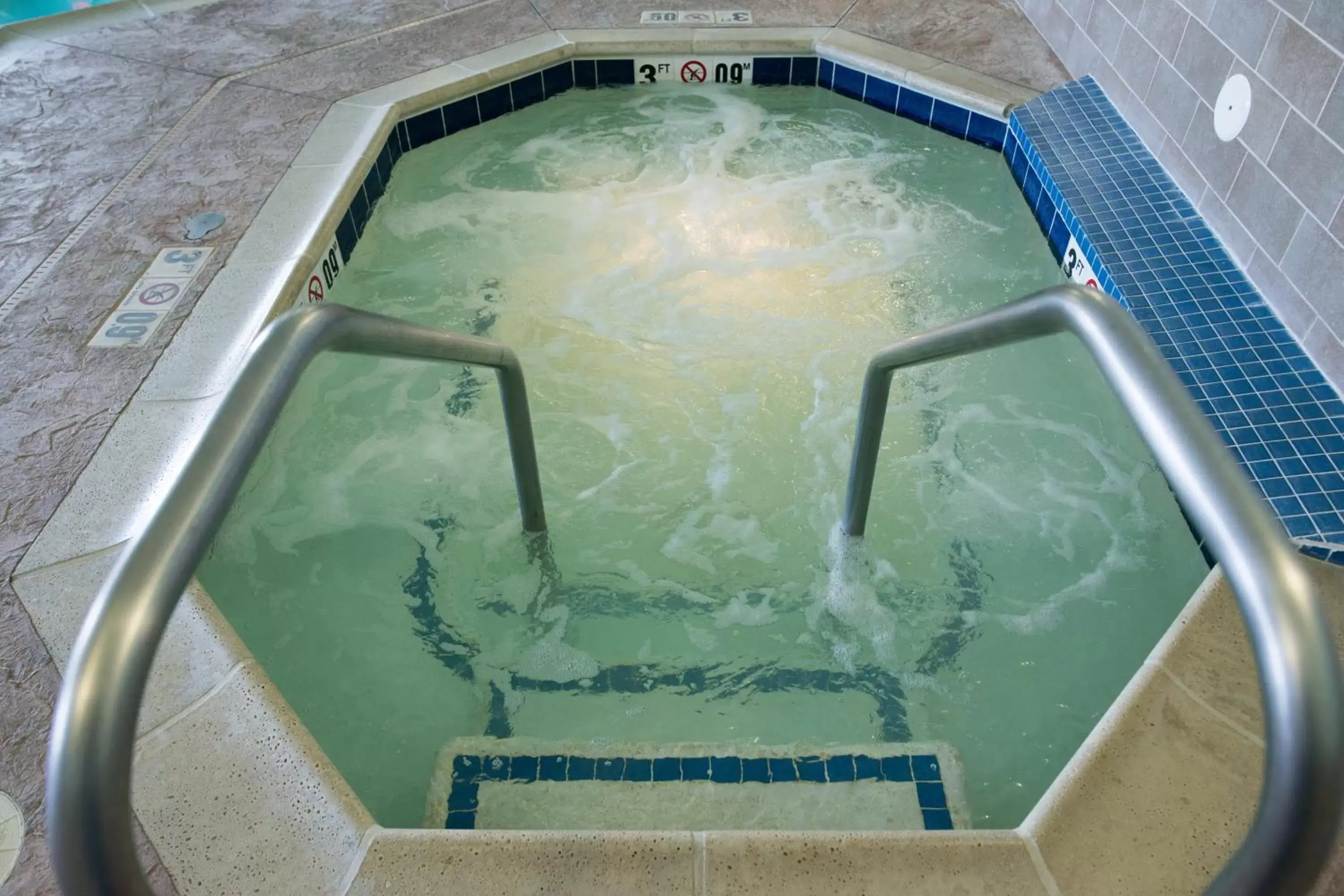 Swimming Pool in Holiday Inn Express - Albert Lea, an IHG Hotel