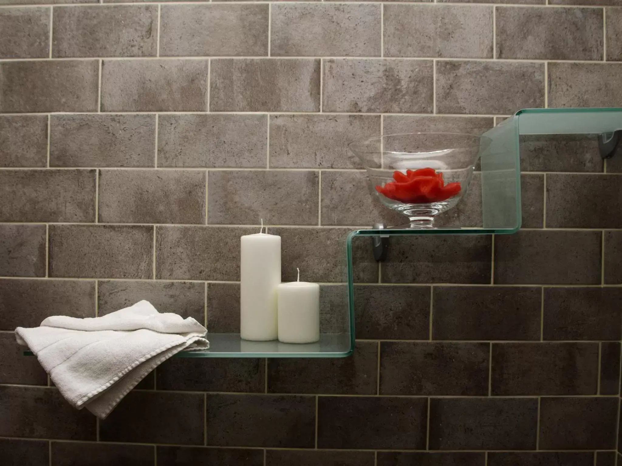Shower, Bathroom in Suites Farnese Design