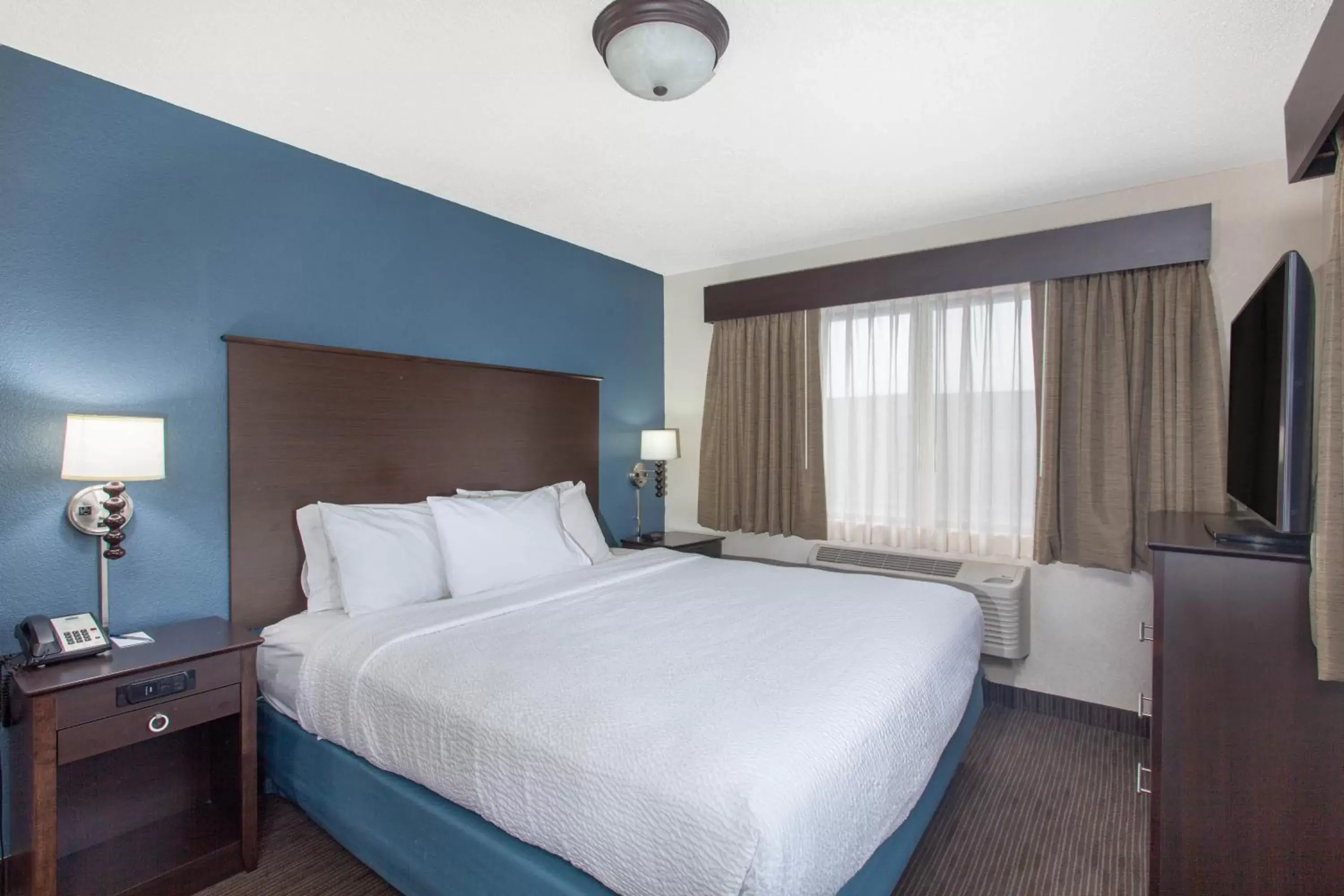 Bedroom, Bed in AmericInn by Wyndham Mankato Event Center near MSU