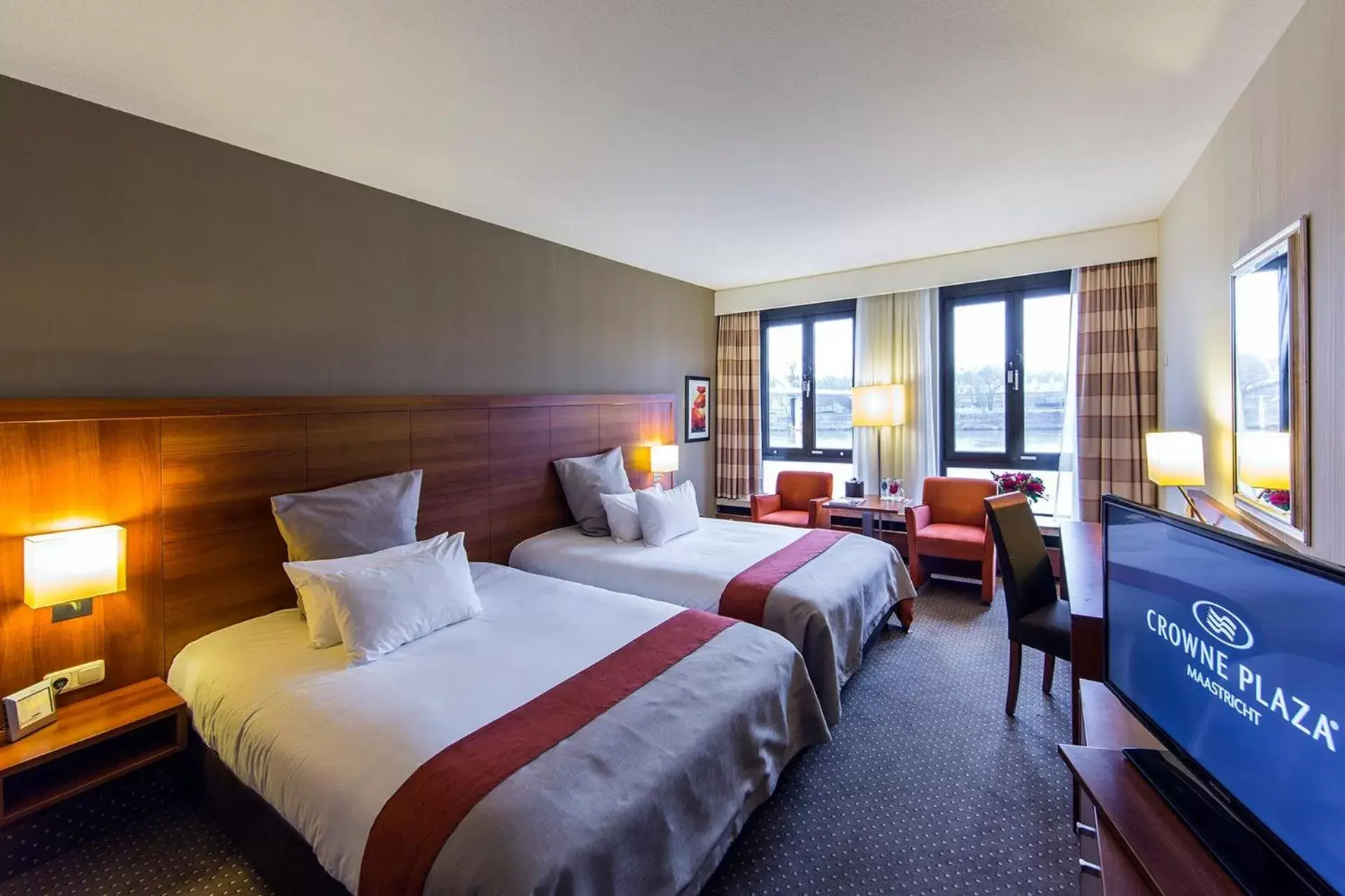 Photo of the whole room in Crowne Plaza Maastricht, an IHG Hotel