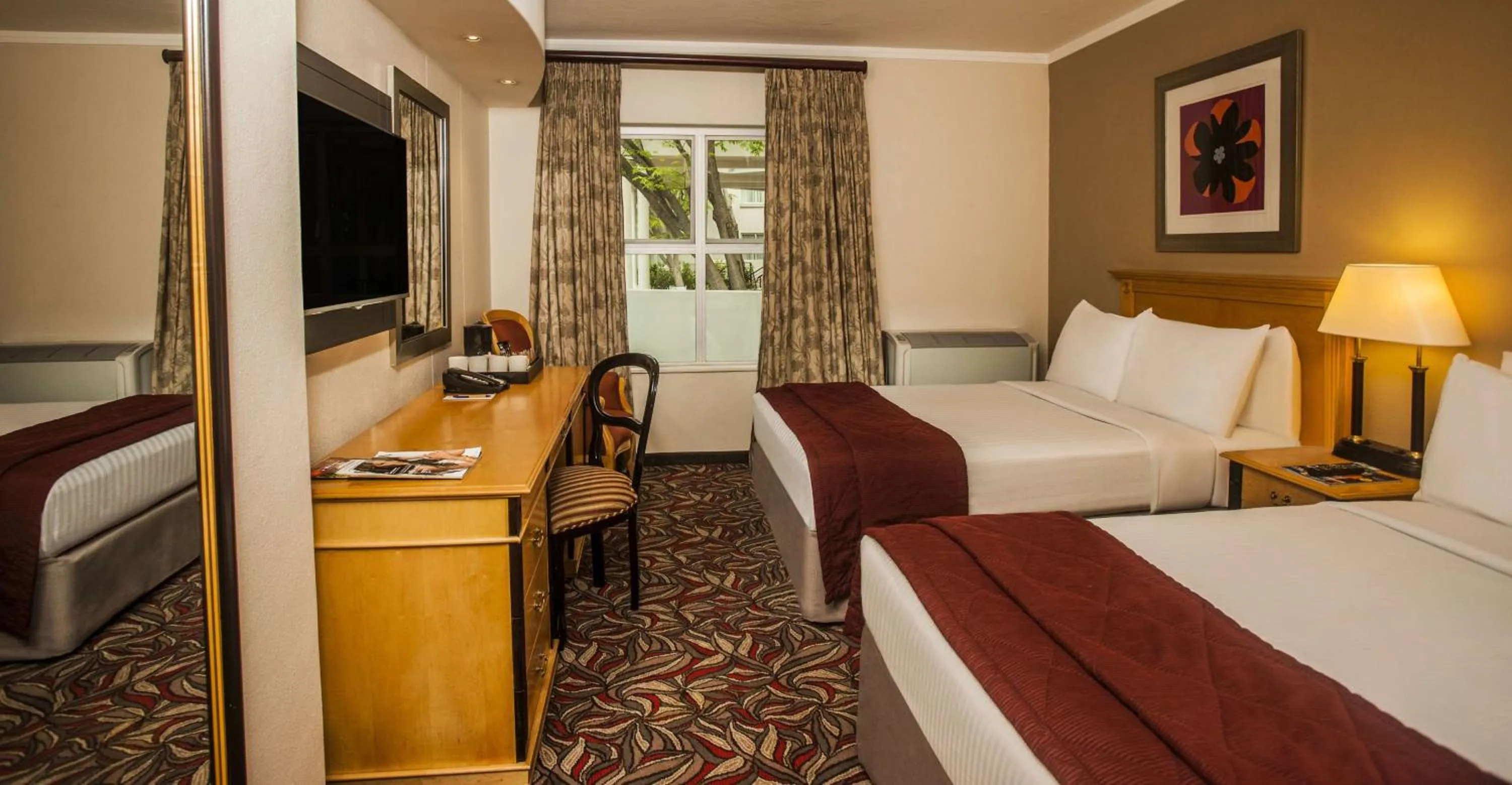 Photo of the whole room, Bed in Garden Court Morningside Sandton