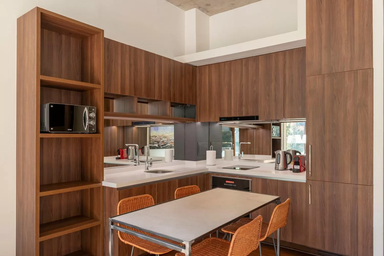 Coffee/tea facilities in The Place