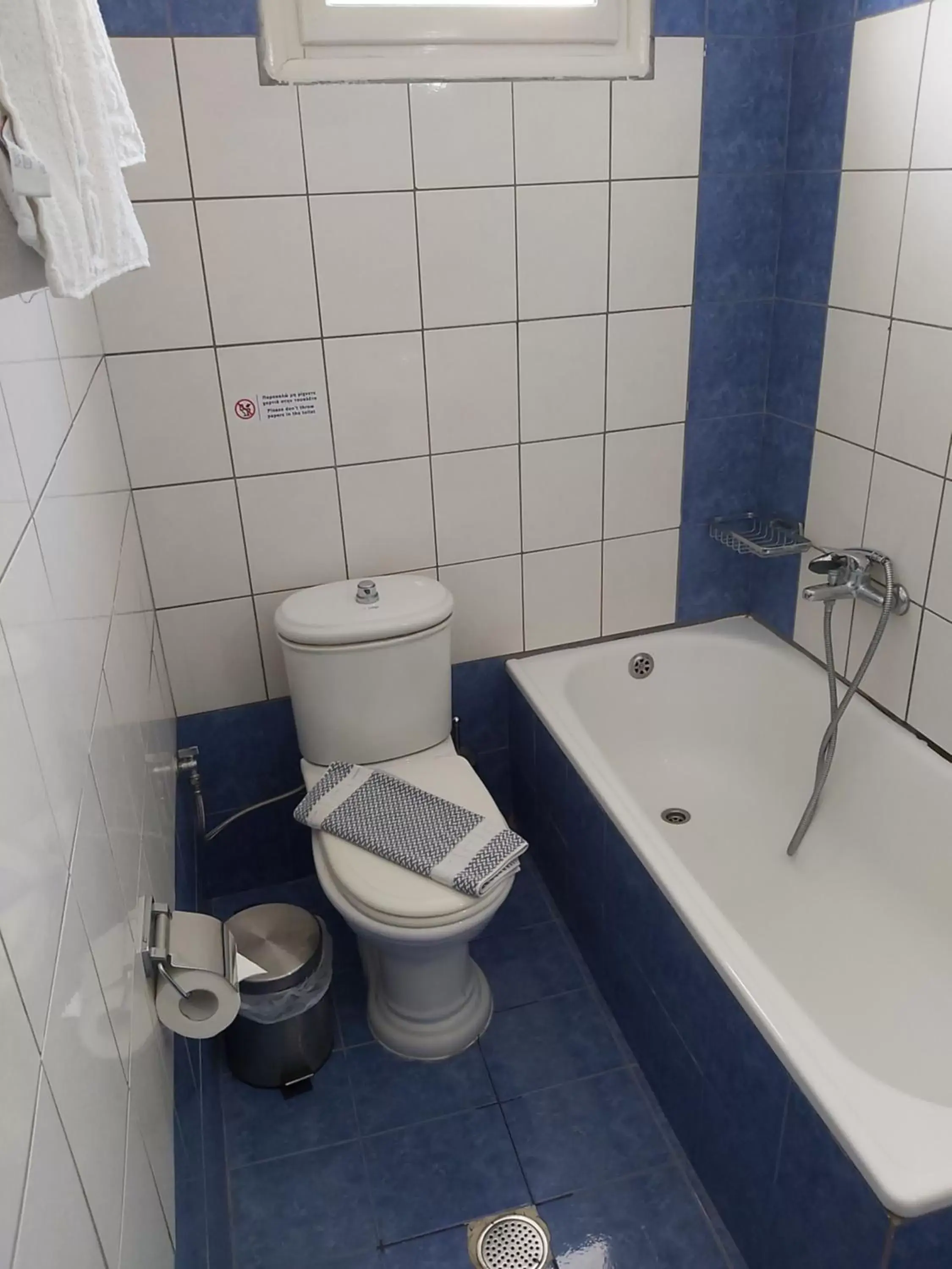 Bathroom in Ξενοδοχείο Acropol