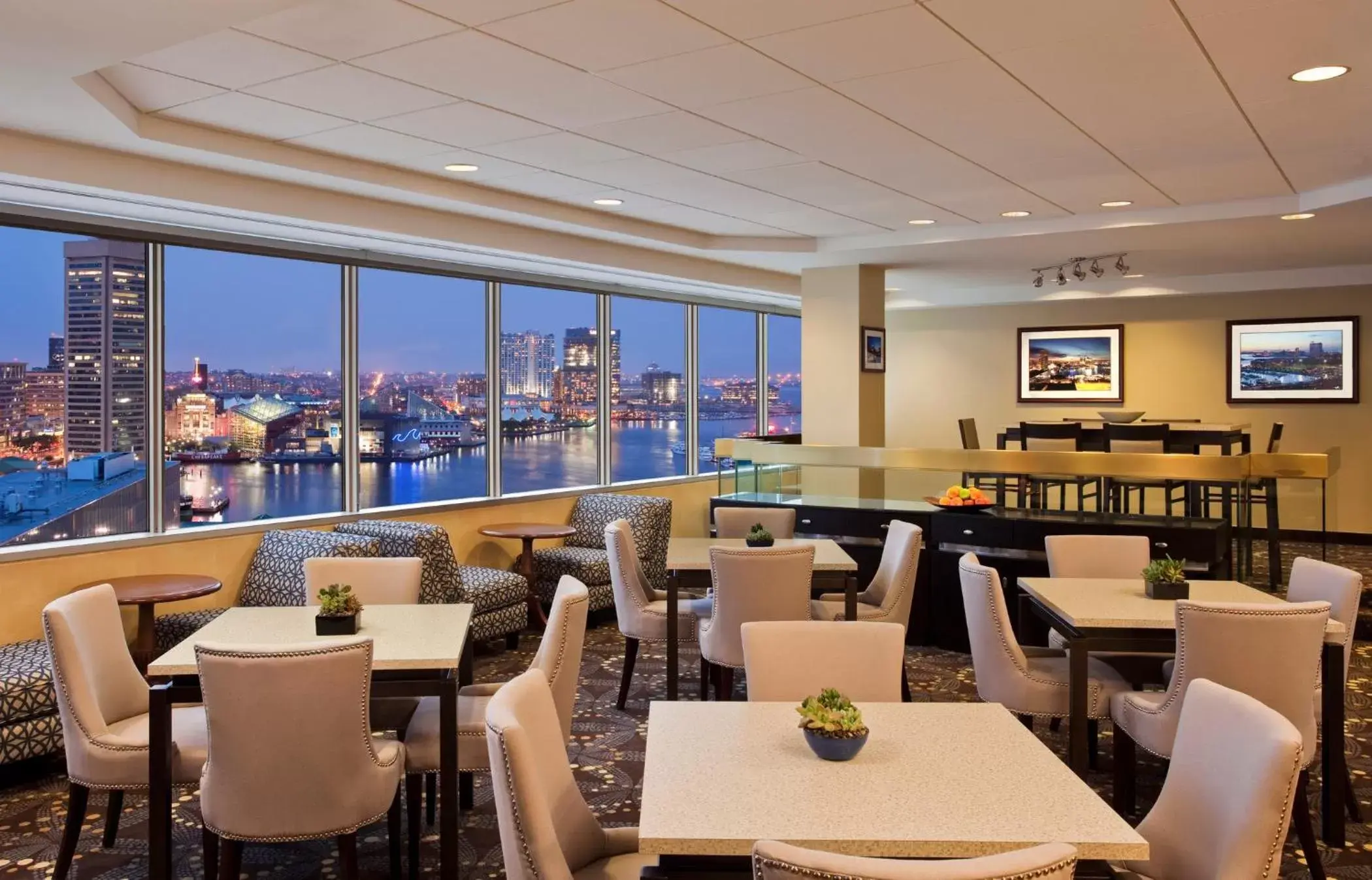 concierge, Restaurant/Places to Eat in Sheraton Inner Harbor Hotel