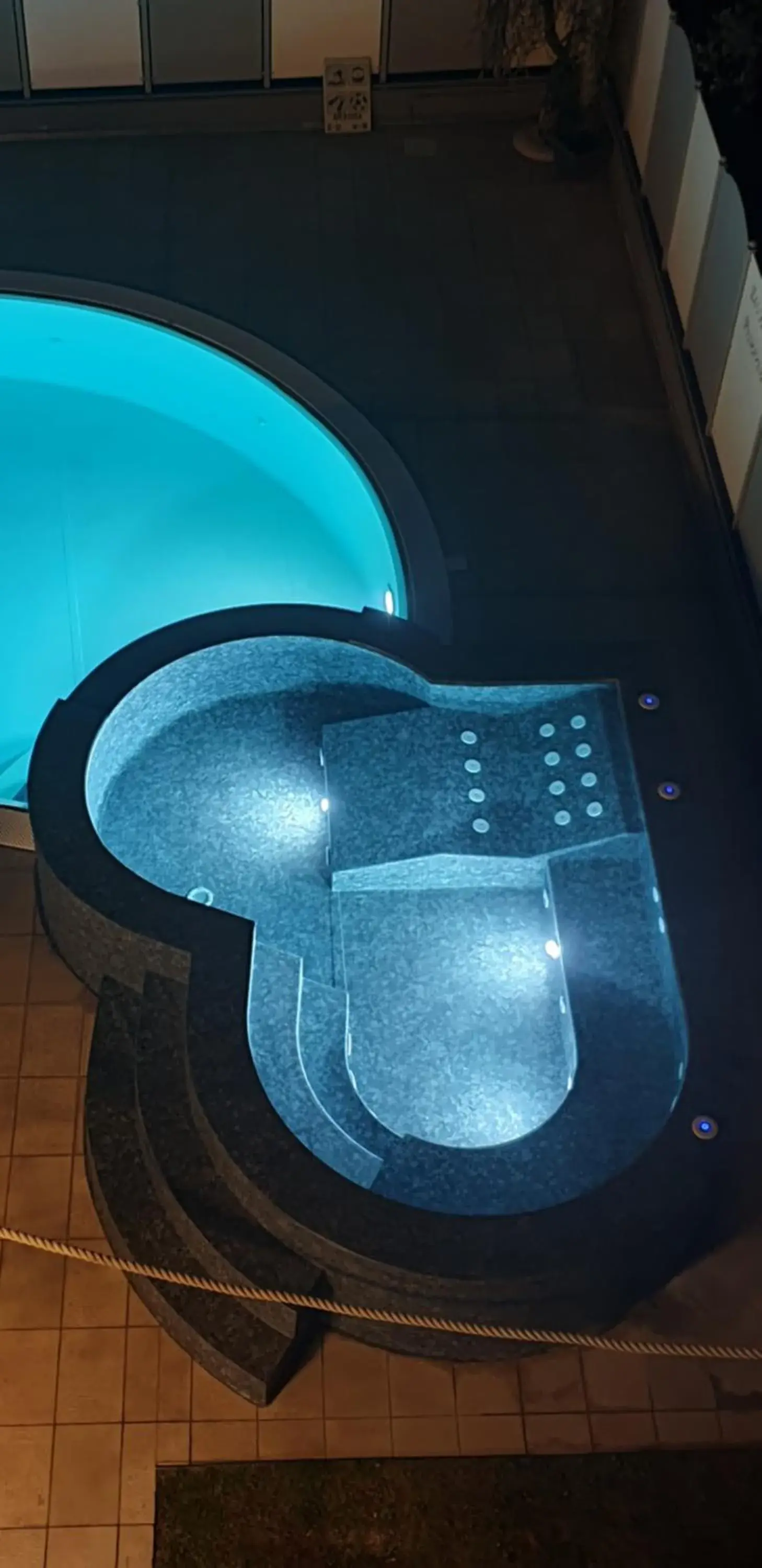 Hot Tub, Swimming Pool in Ecohotel Primavera