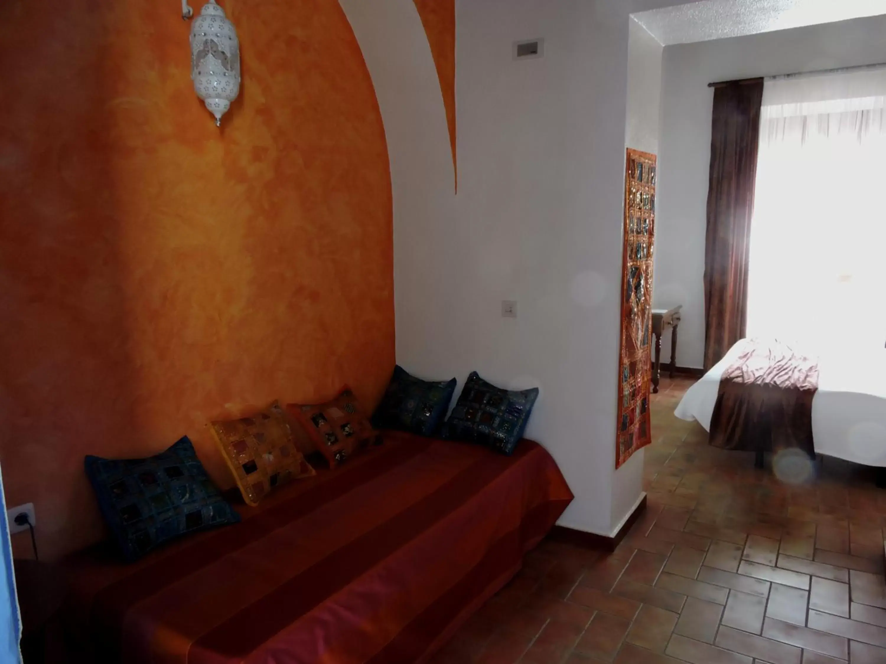 Living room, Bed in Hotel La Fonda del Califa