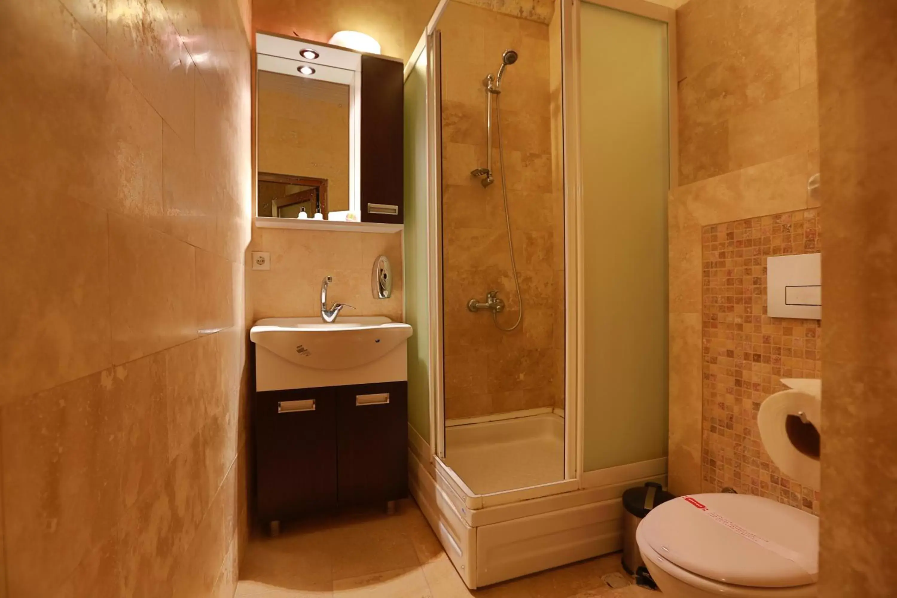 Bathroom in Guven Cave Hotel