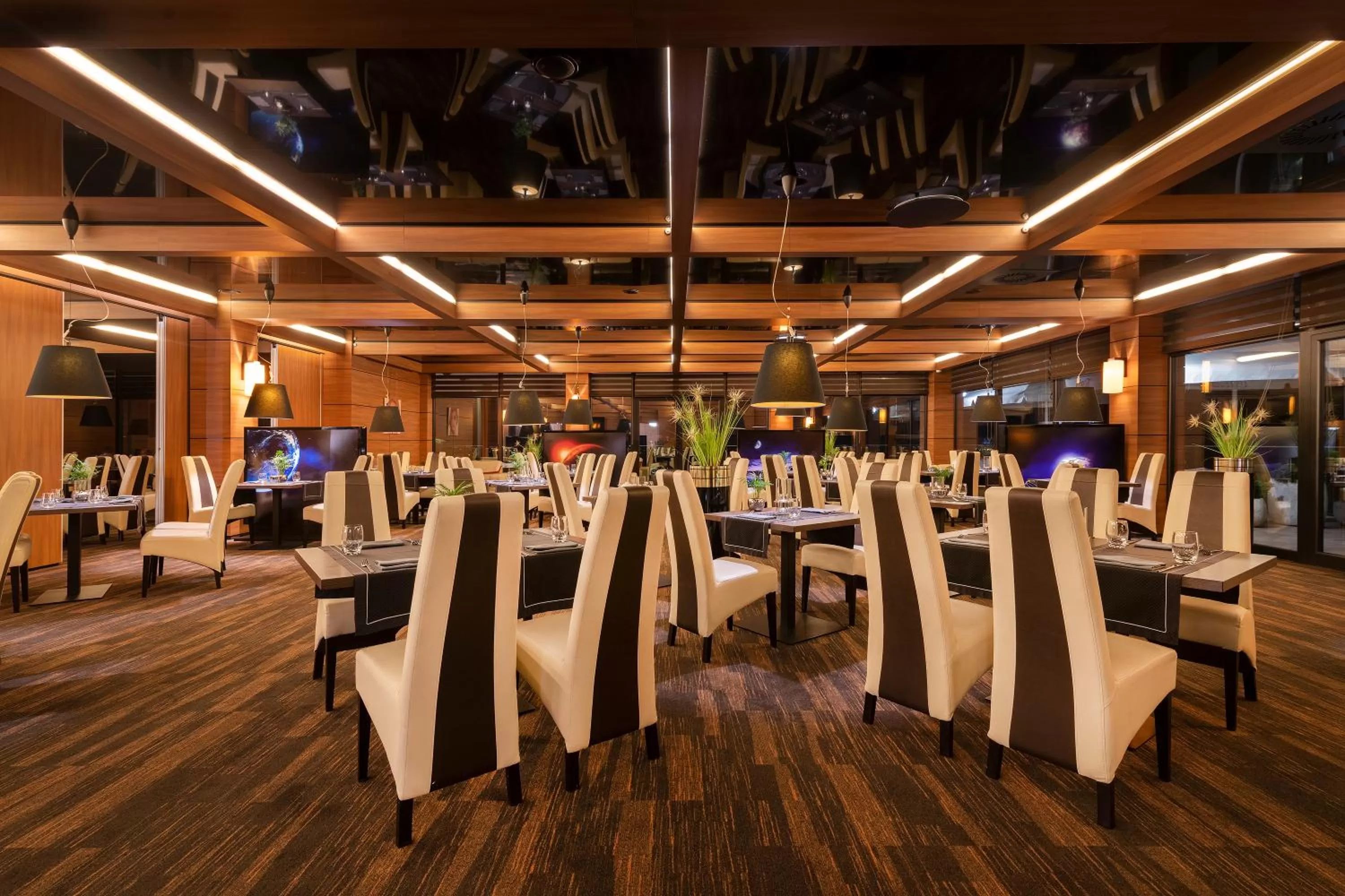 Restaurant/places to eat in Odyssey ClubHotel Wellness & SPA Adults Only