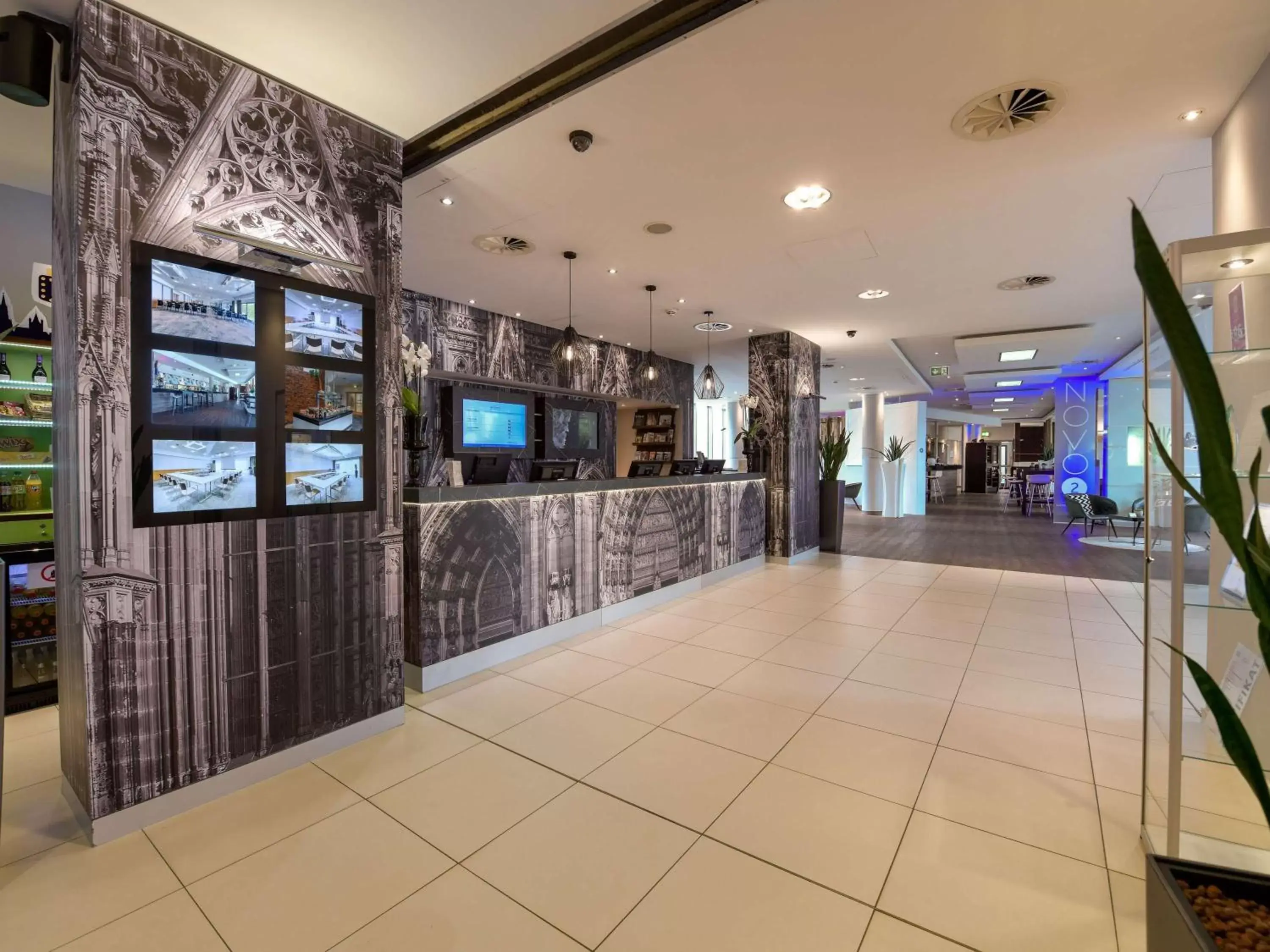 Property building, Lobby/Reception in Novotel Köln City