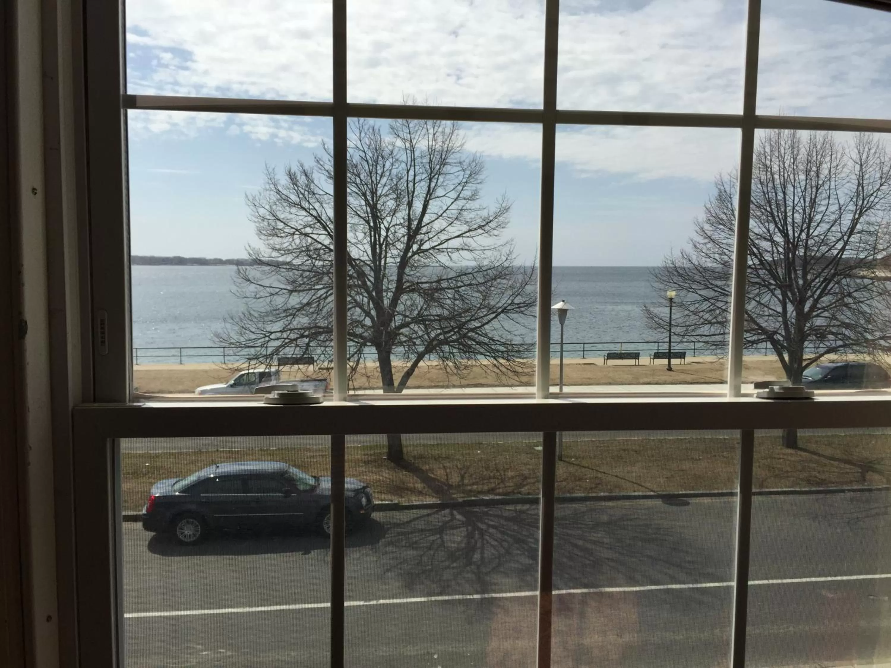 Day, Winter in Harborview Inn