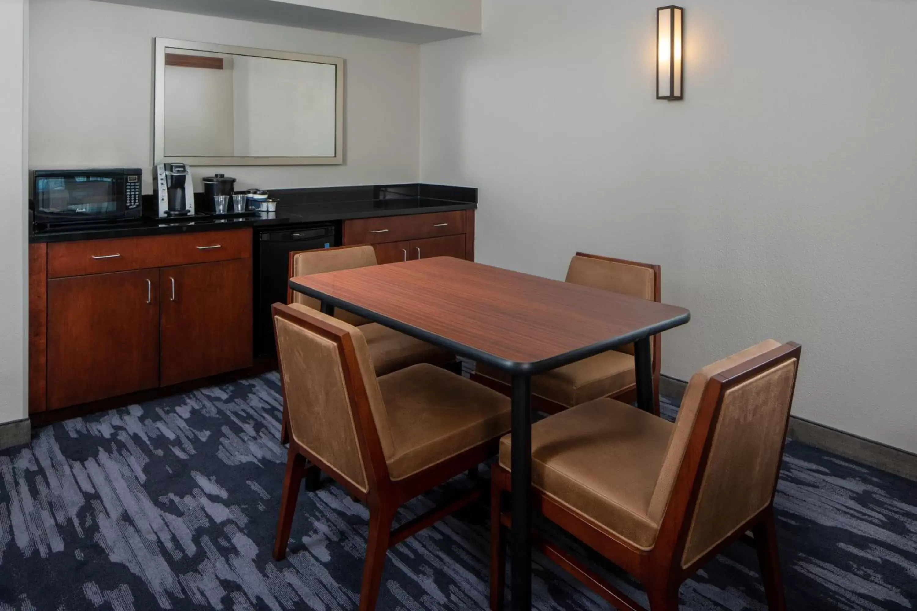 Photo of the whole room, Kitchen/Kitchenette in Fairfield Inn & Suites by Marriott Destin