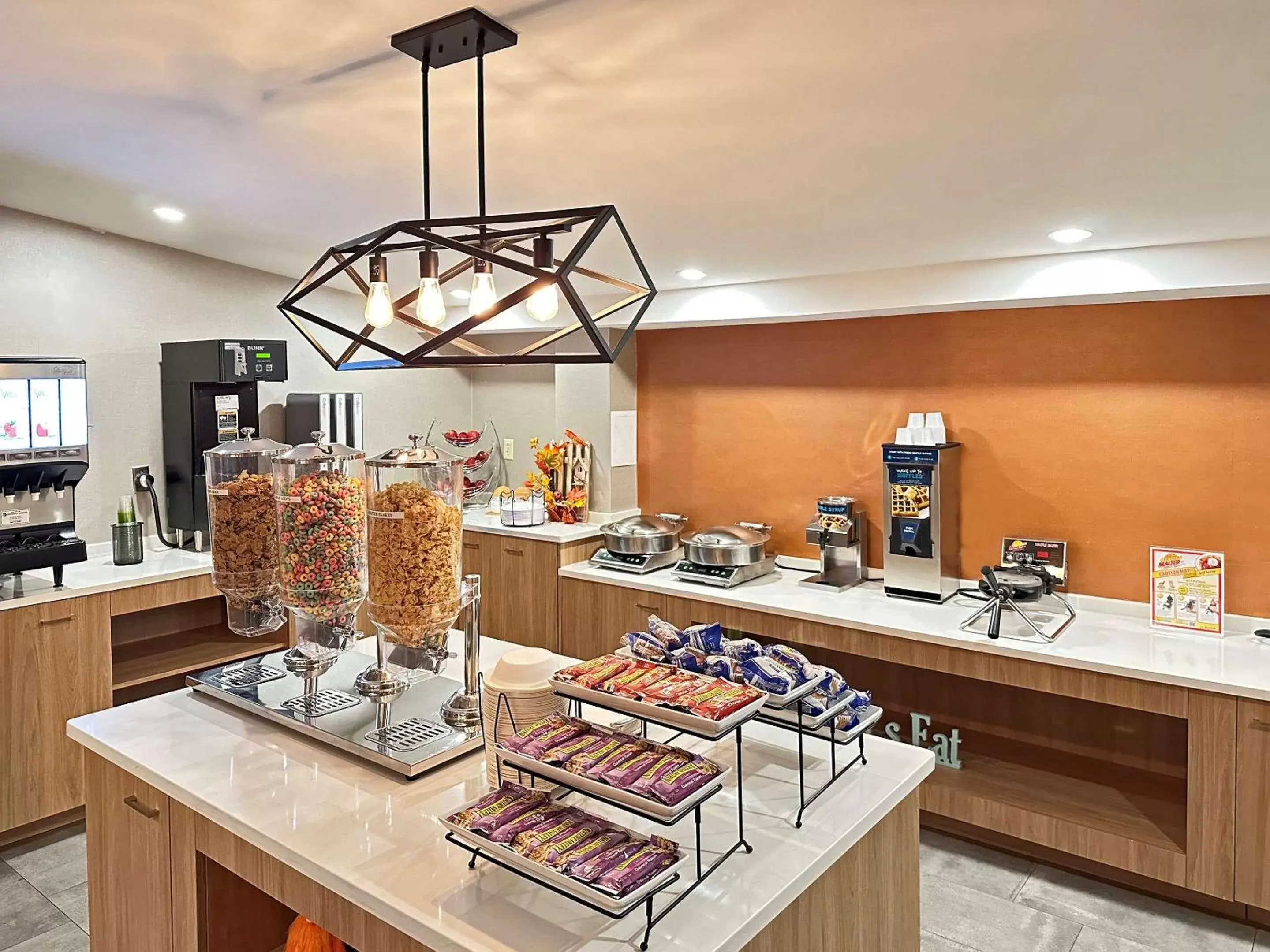 Breakfast in Clarion Inn Breakfast in Clarion Inn