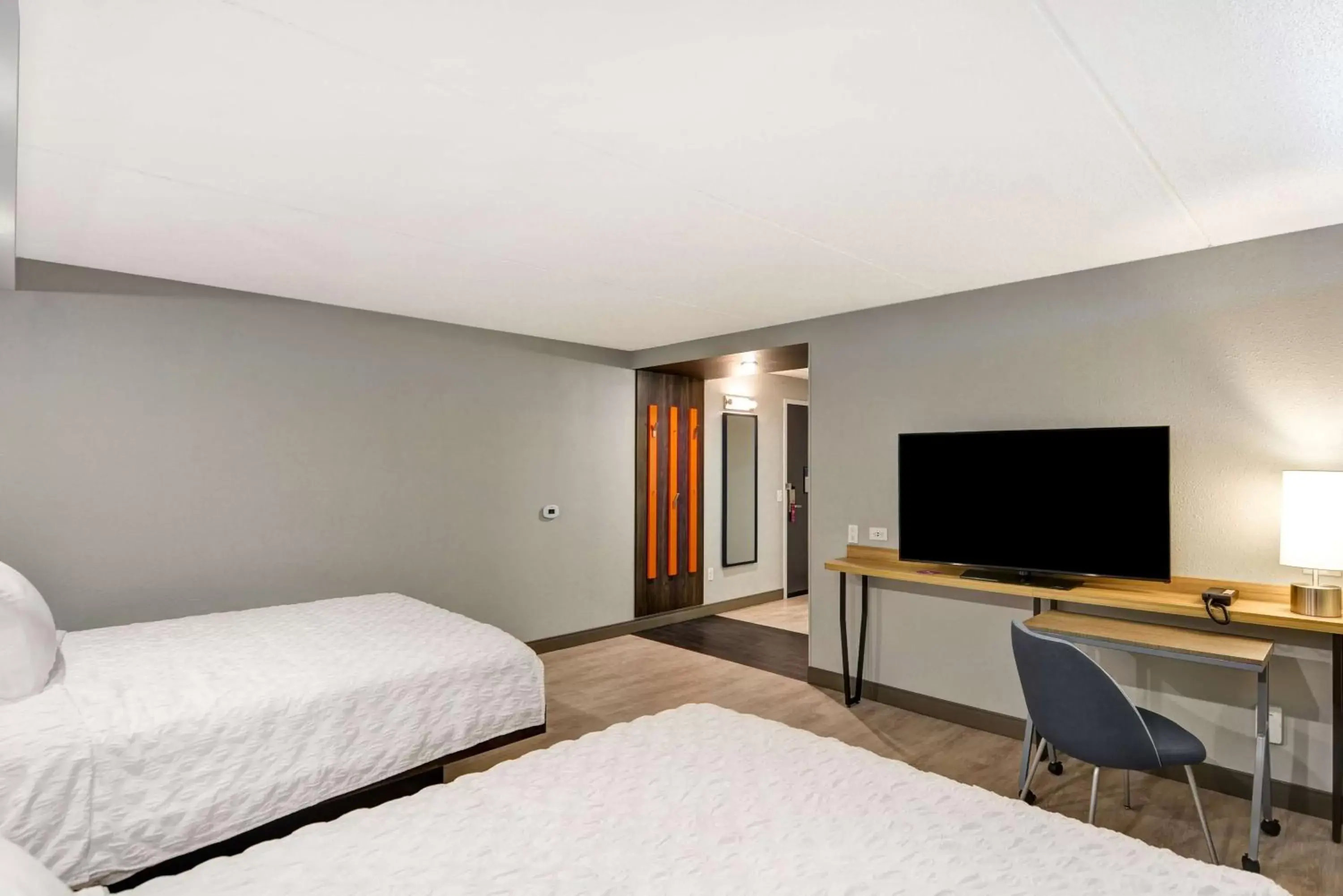 Bedroom, Bed in Tru by Hilton Syracuse North Airport Area