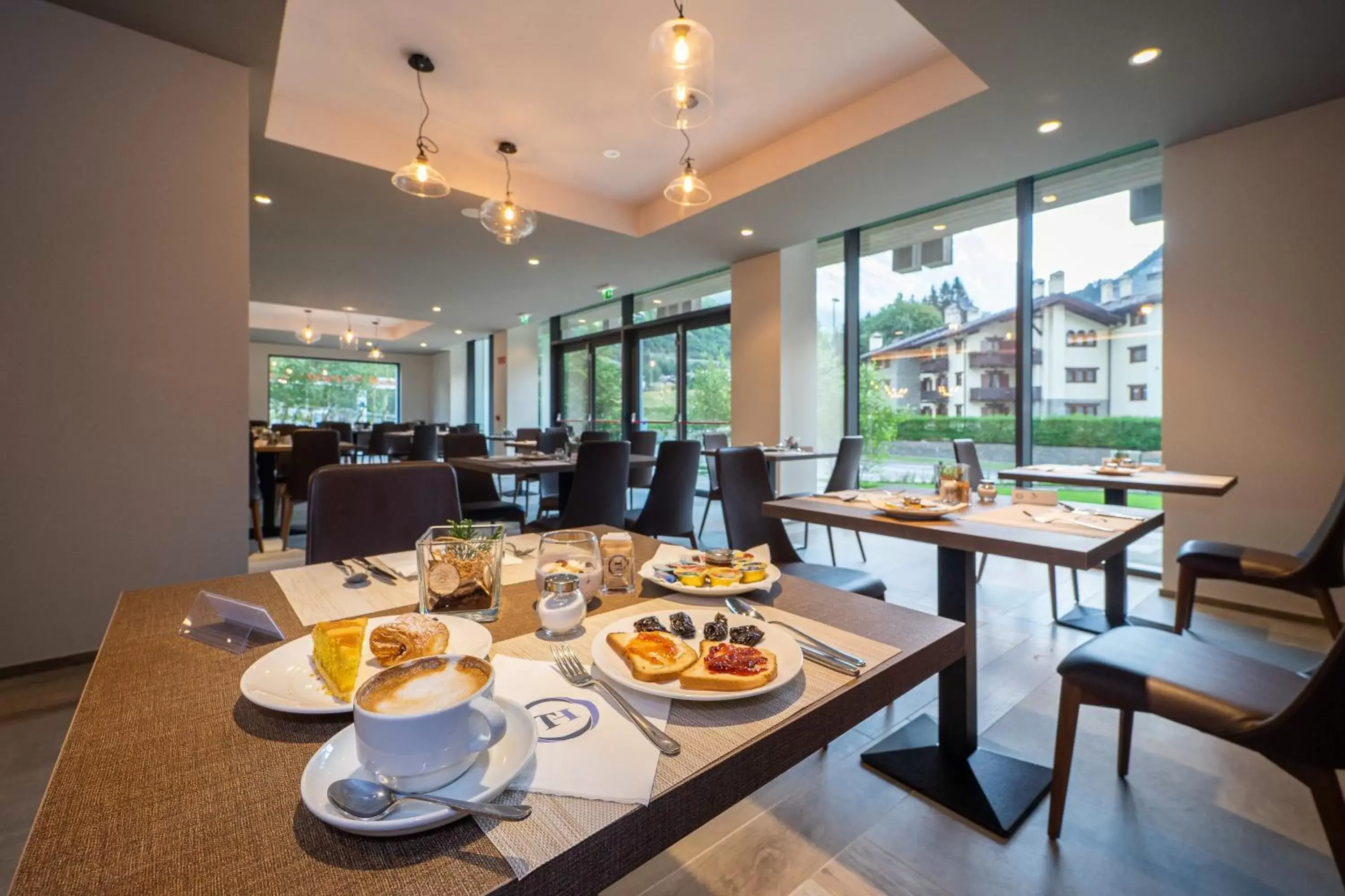 Restaurant/places to eat in TH Courmayeur Restaurant/places to eat in TH Courmayeur