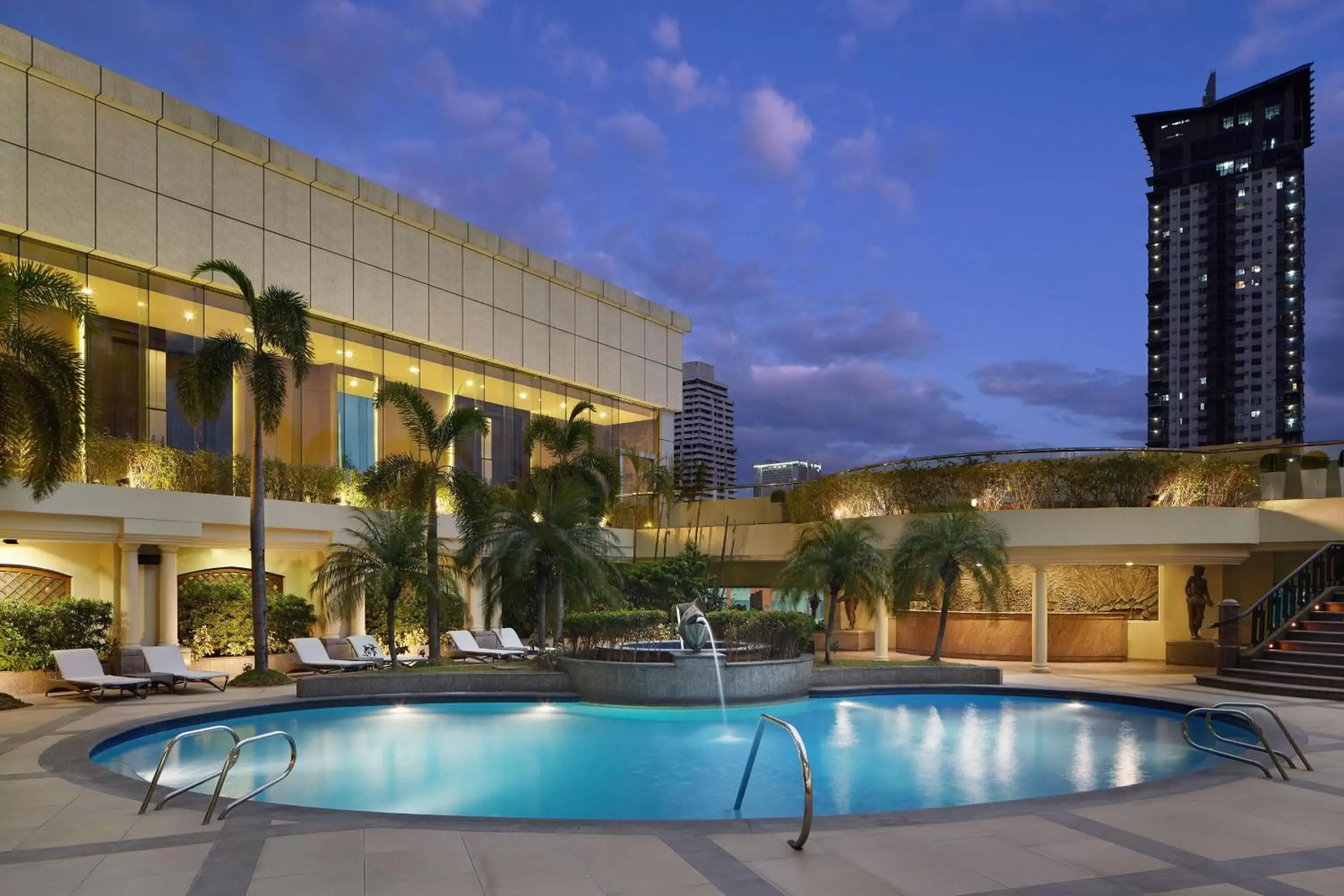 Swimming pool, Property Building in Sheraton Manila Bay