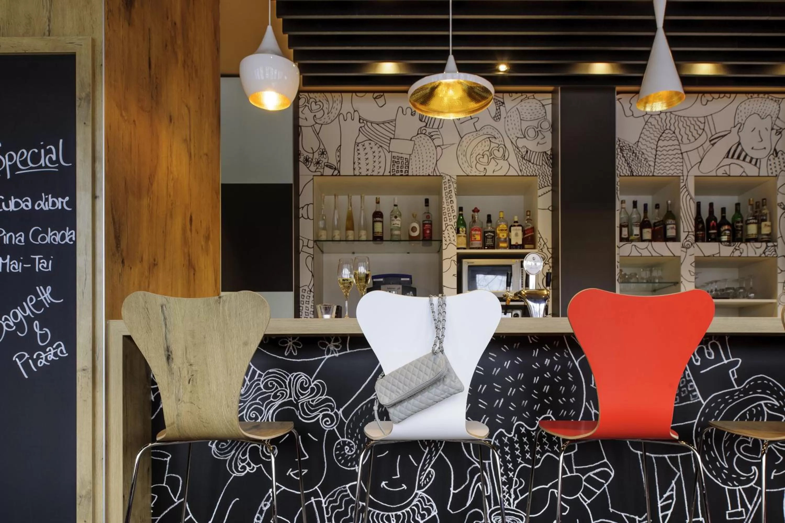 Lounge or bar in ibis Stuttgart Centrum