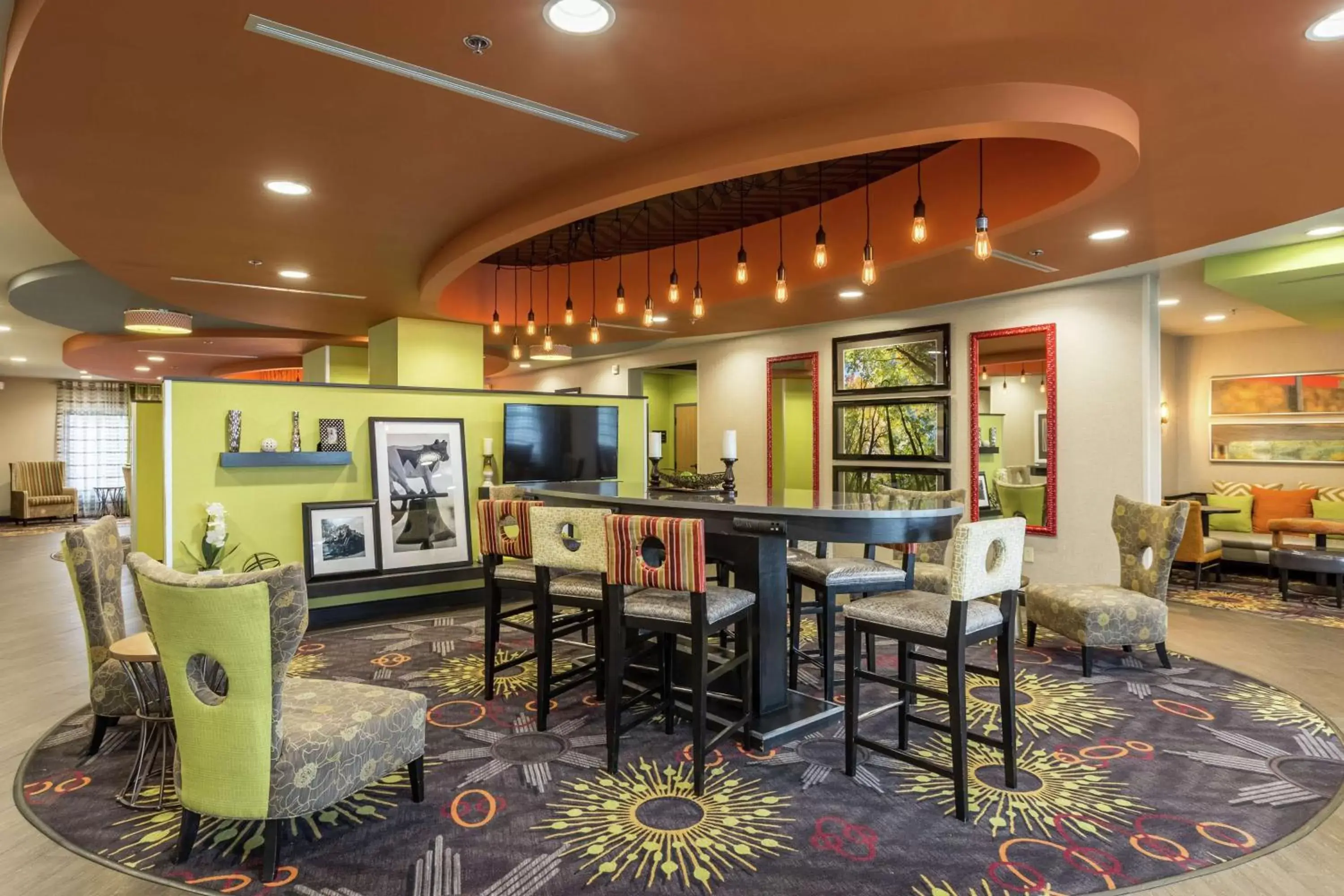 Dining area in Hampton Inn Clinton