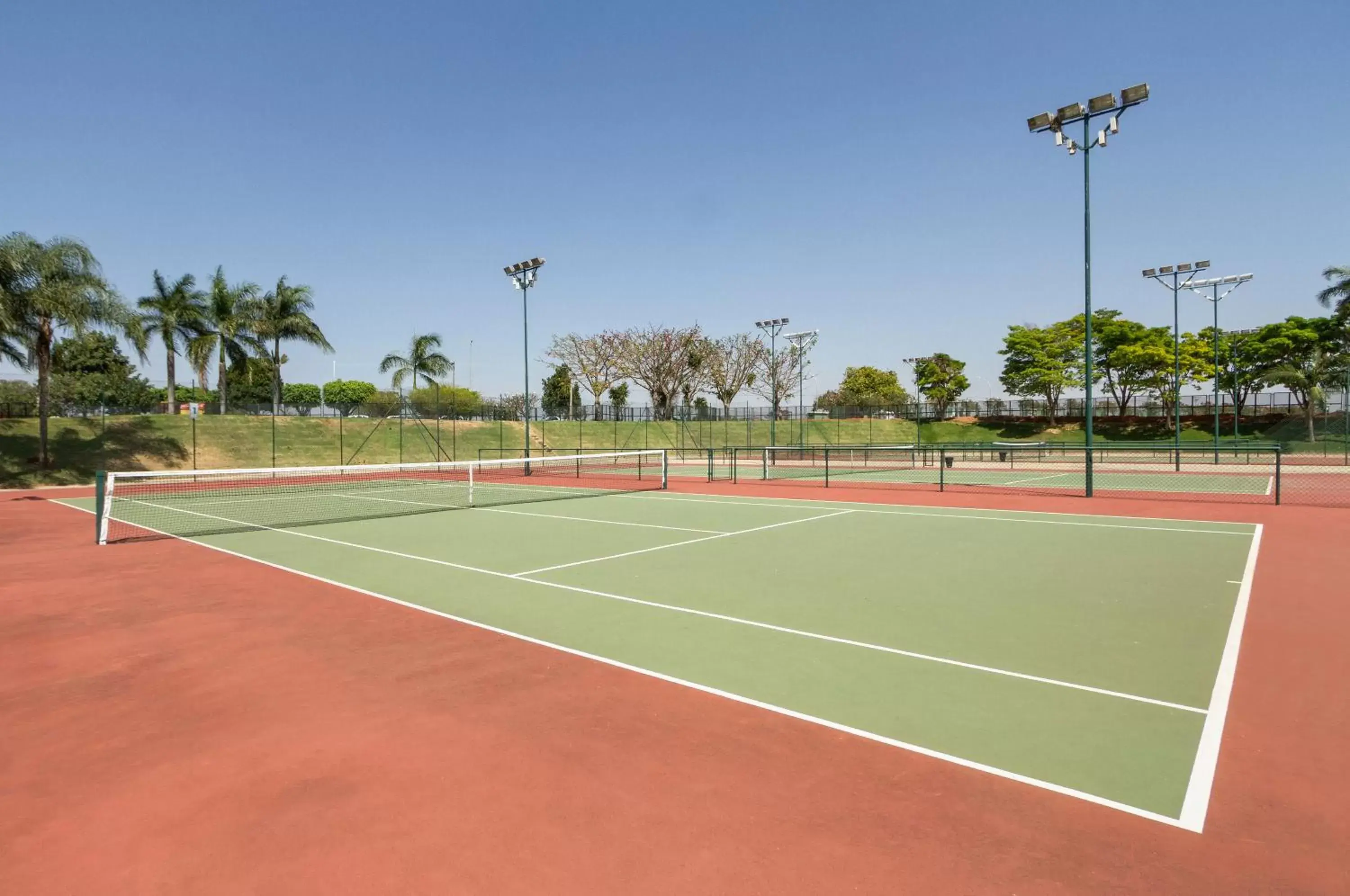 Tennis court, Tennis/Squash in Golden Tulip Brasília Alvorada