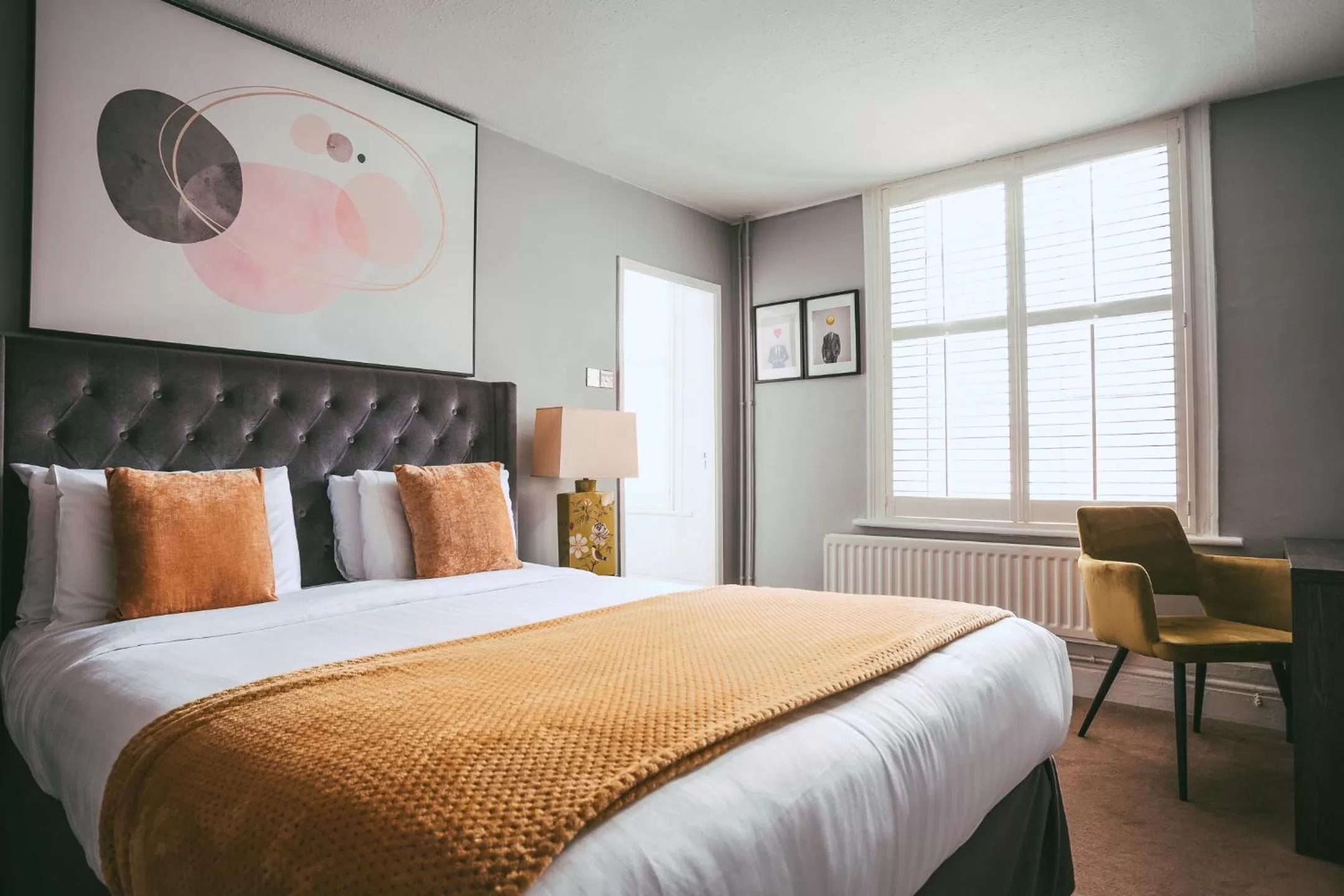 Bed in Rose & Crown Inn