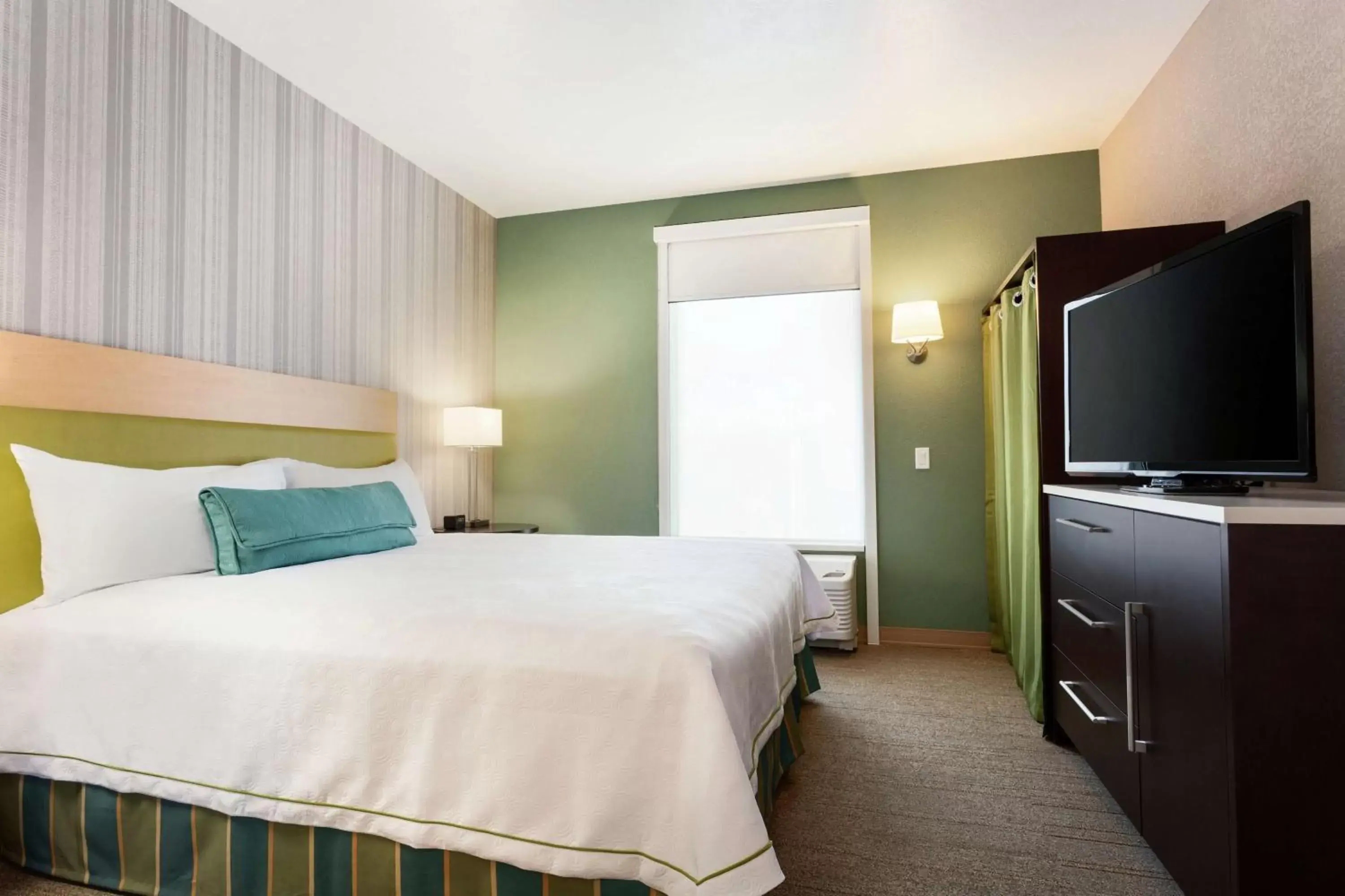 Bedroom, Bed in Home2 Suites by Hilton Salt Lake City-Murray, UT