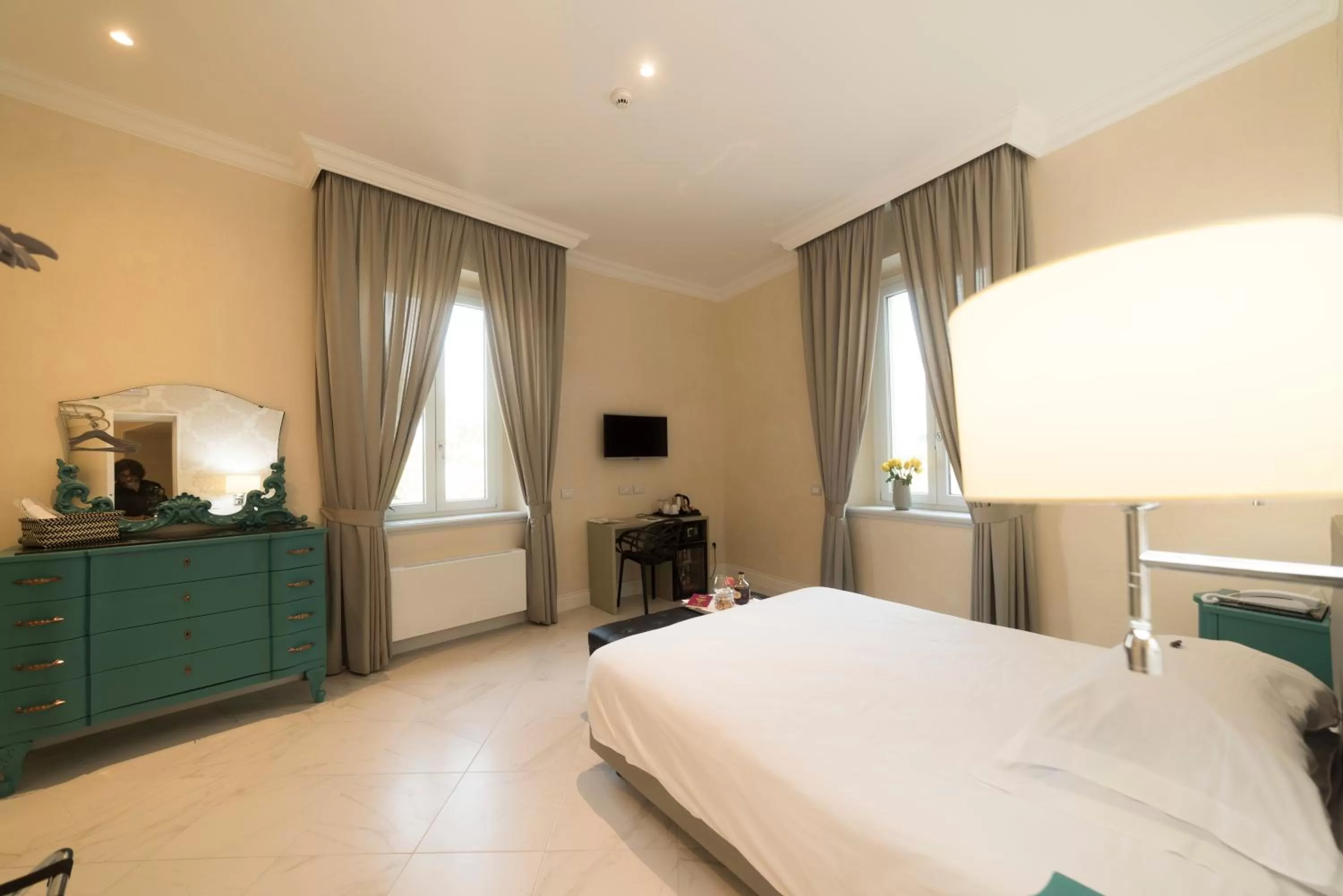 Photo of the whole room, Bed in Altavilla Boutique Hotel