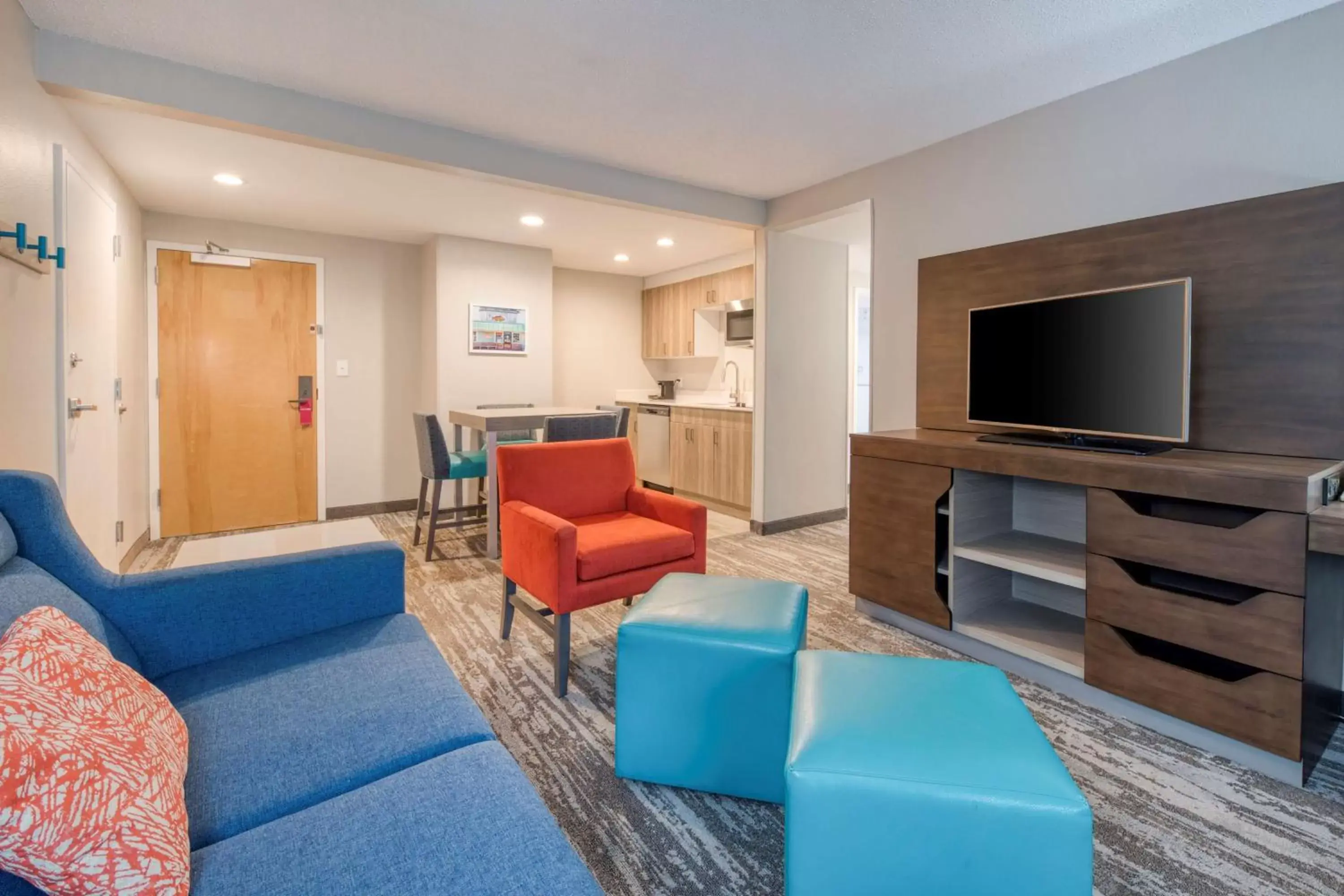 Living room, Seating Area in Hampton Inn & Suites Wilmington/Wrightsville Beach