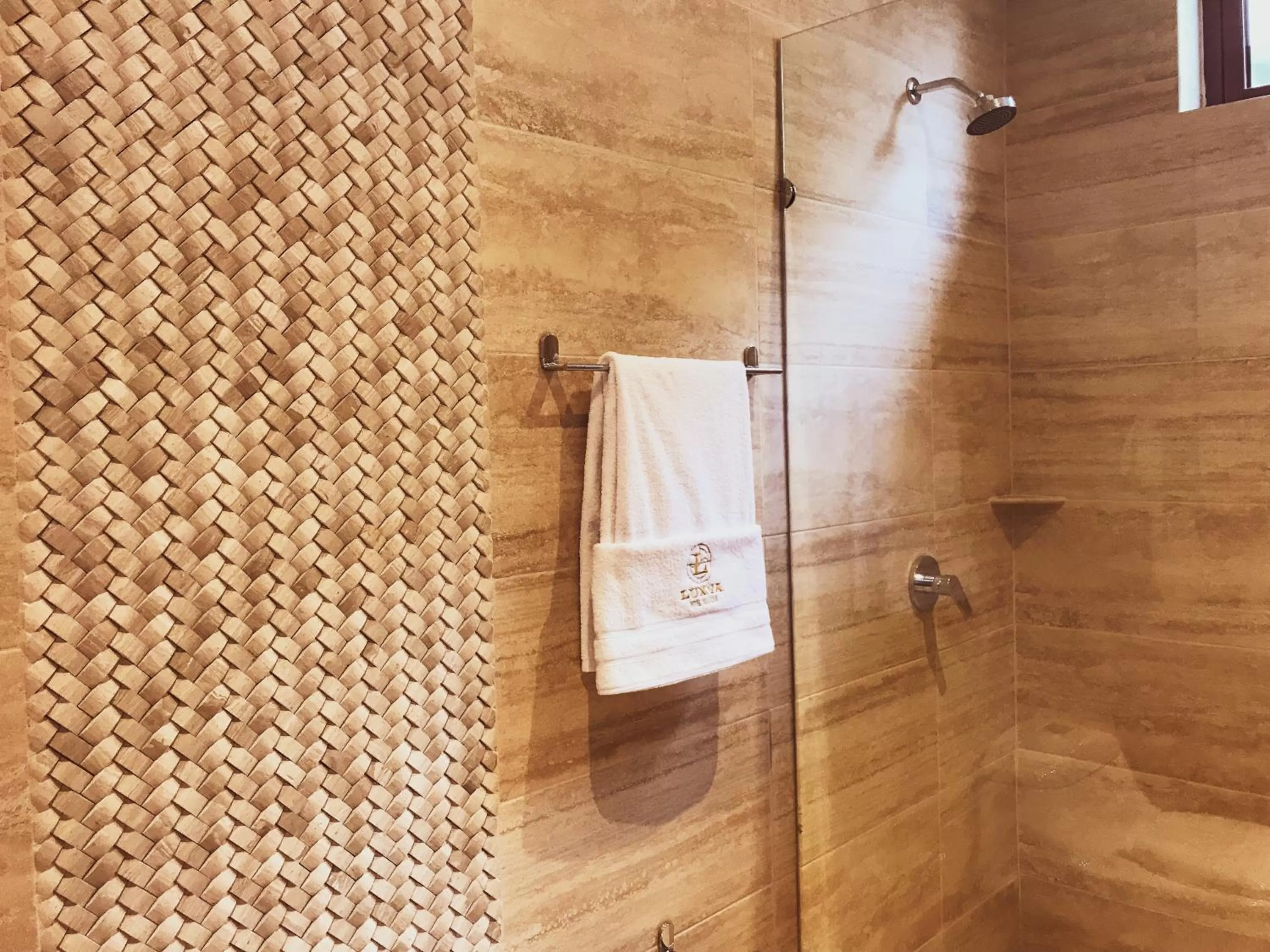 Shower in Luxva Hotel Boutique
