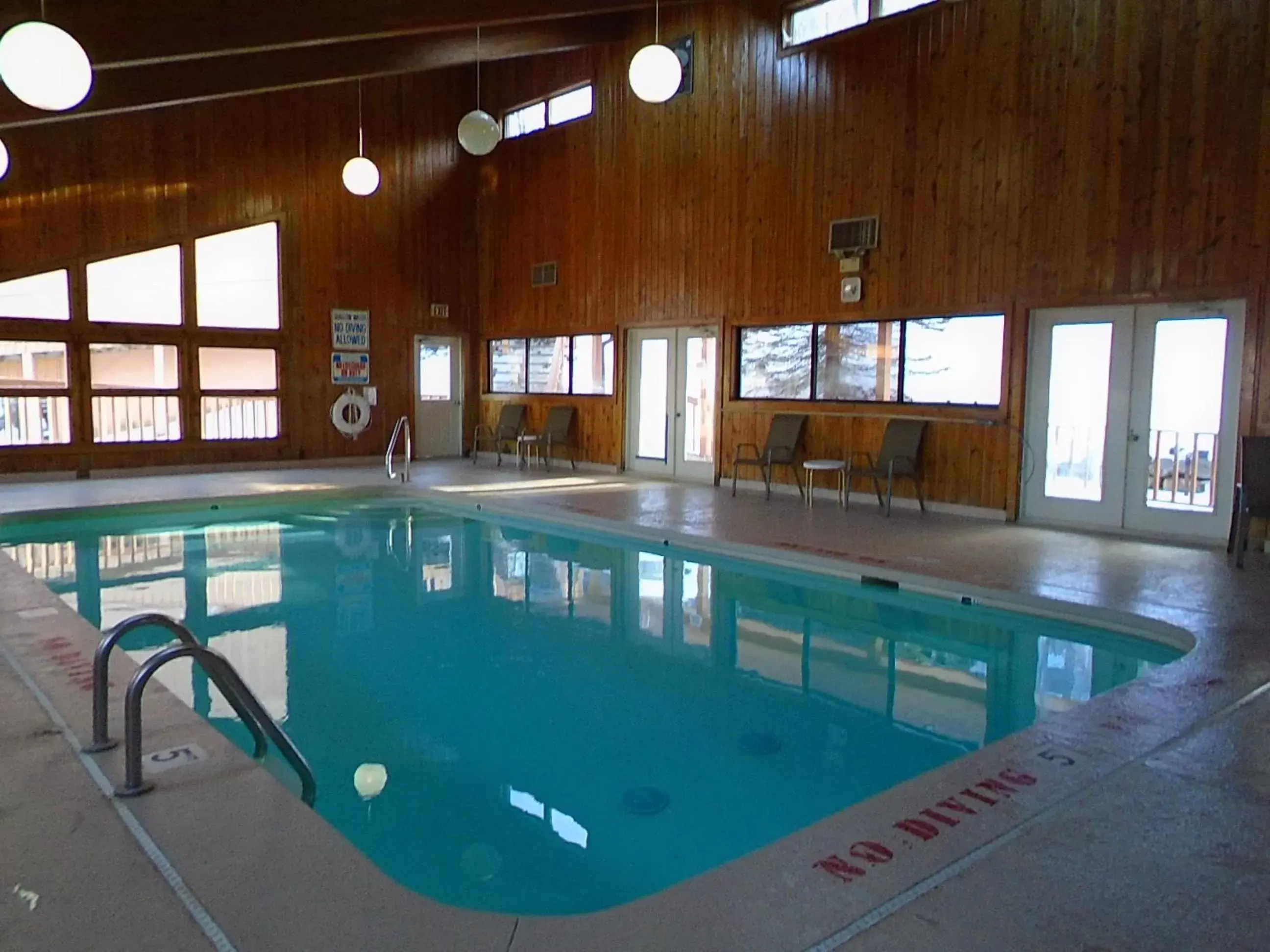 Pool view, Swimming Pool in Cedar Village Condominiums