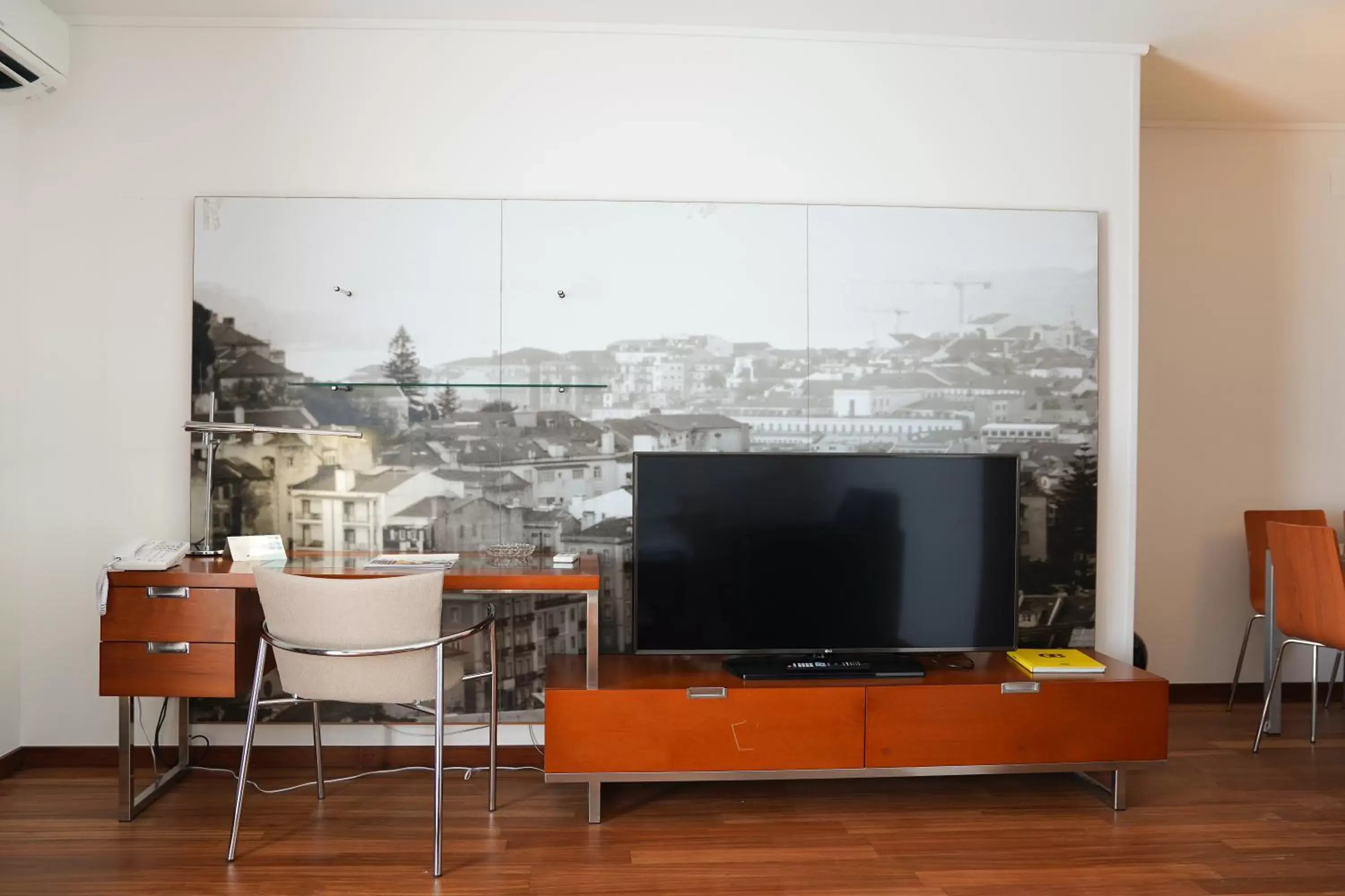 TV and multimedia, TV/Entertainment Center in Legendary Lisboa Suites