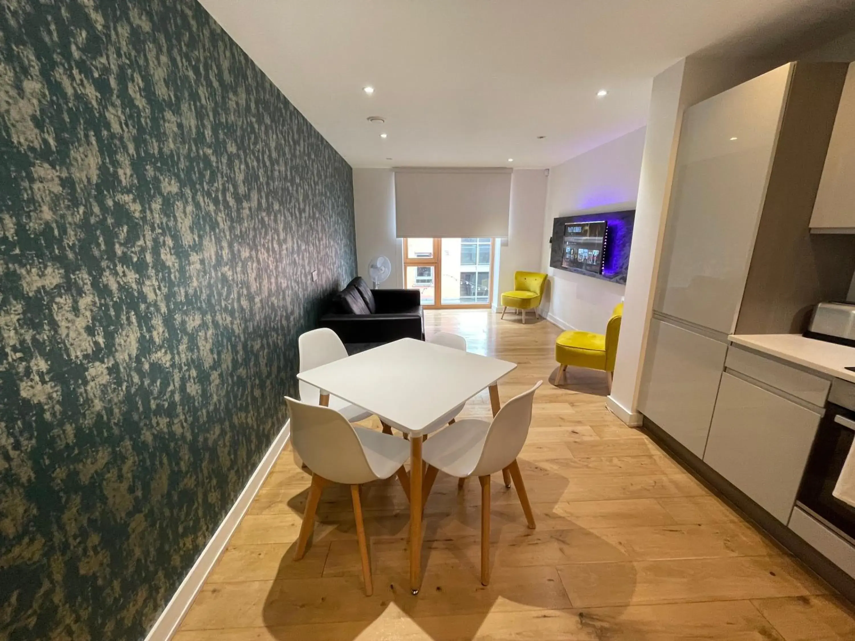 TV and multimedia, Dining Area in Quay Apartments Manchester
