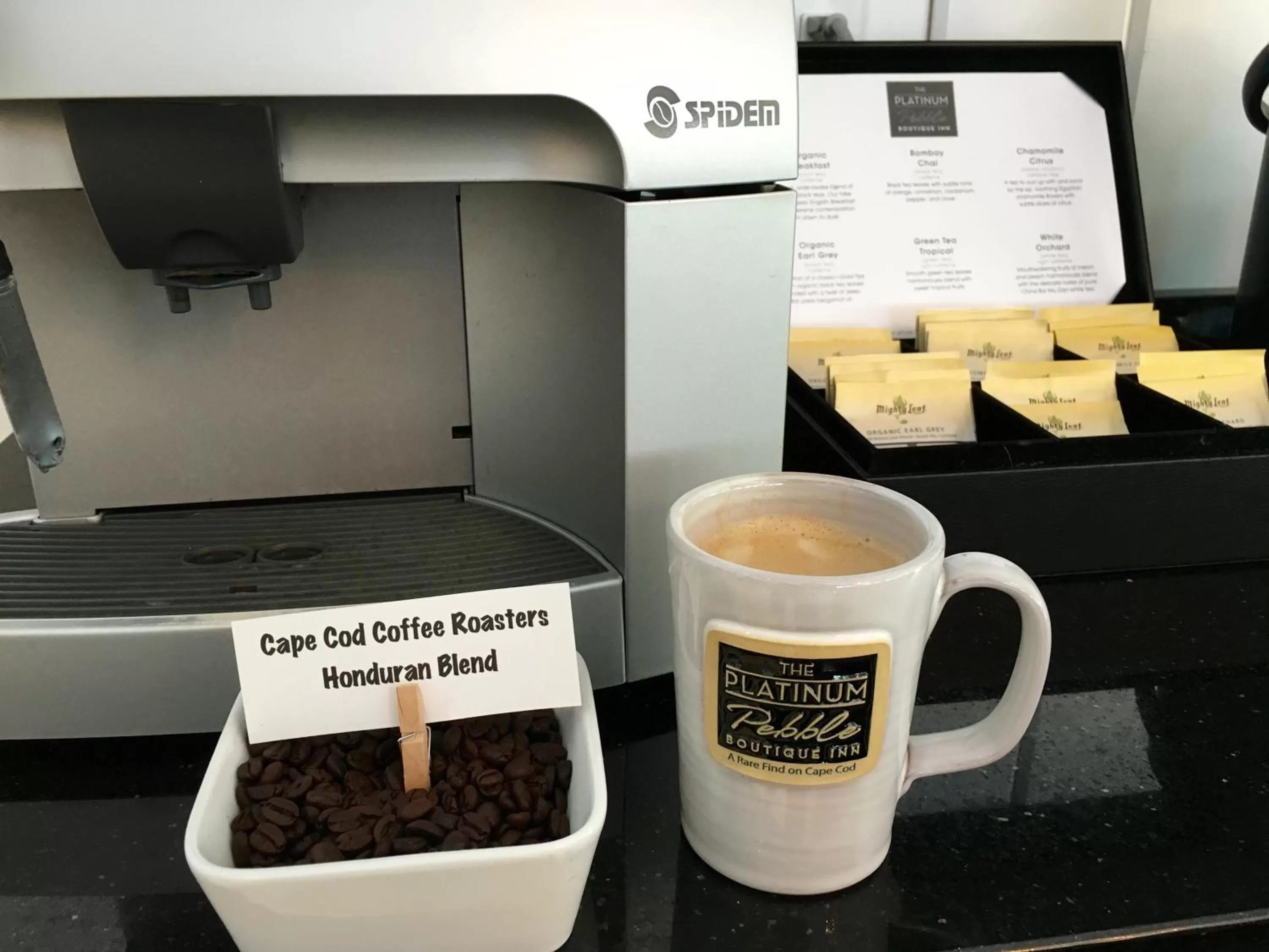 Drinks in The Platinum Pebble Boutique Inn - Adults Only Property