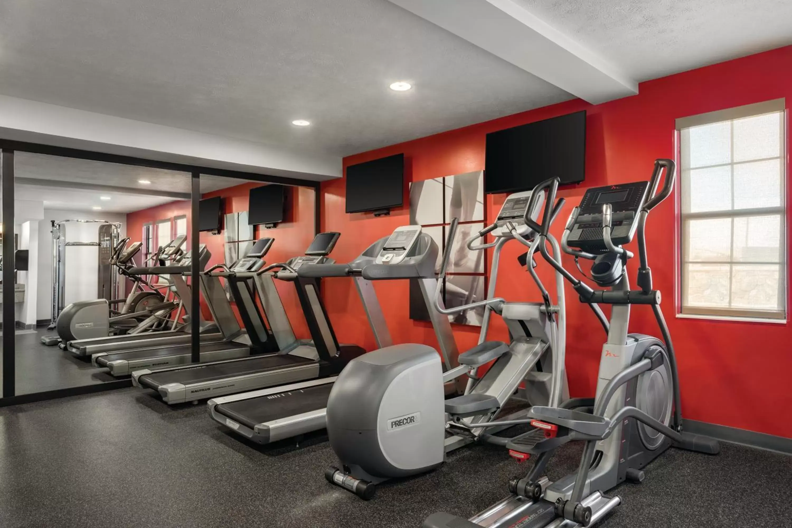 Fitness centre/facilities, Fitness Center/Facilities in Radisson Salt Lake Airport