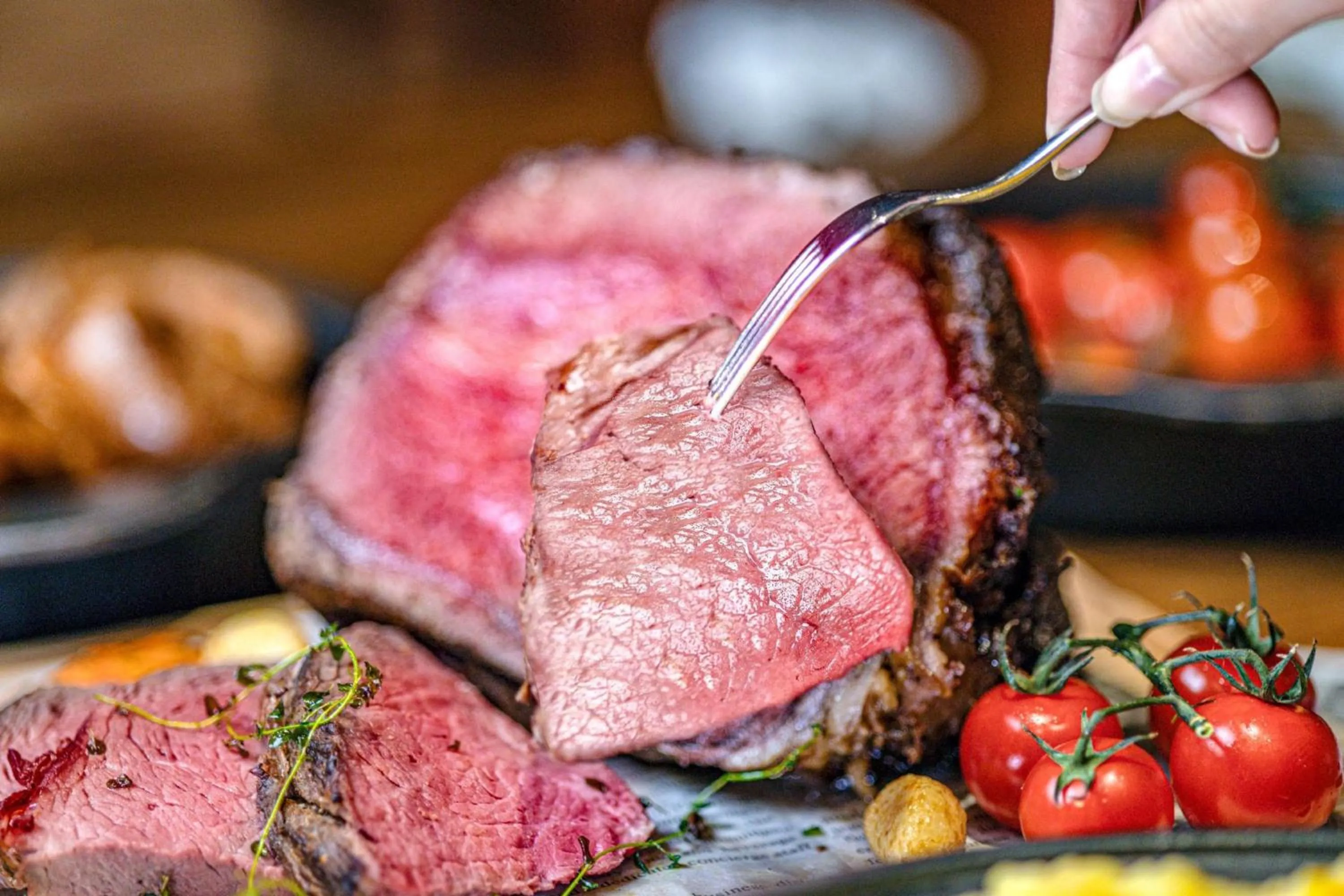 Restaurant/places to eat in The Ritz-Carlton Jakarta, Mega Kuningan