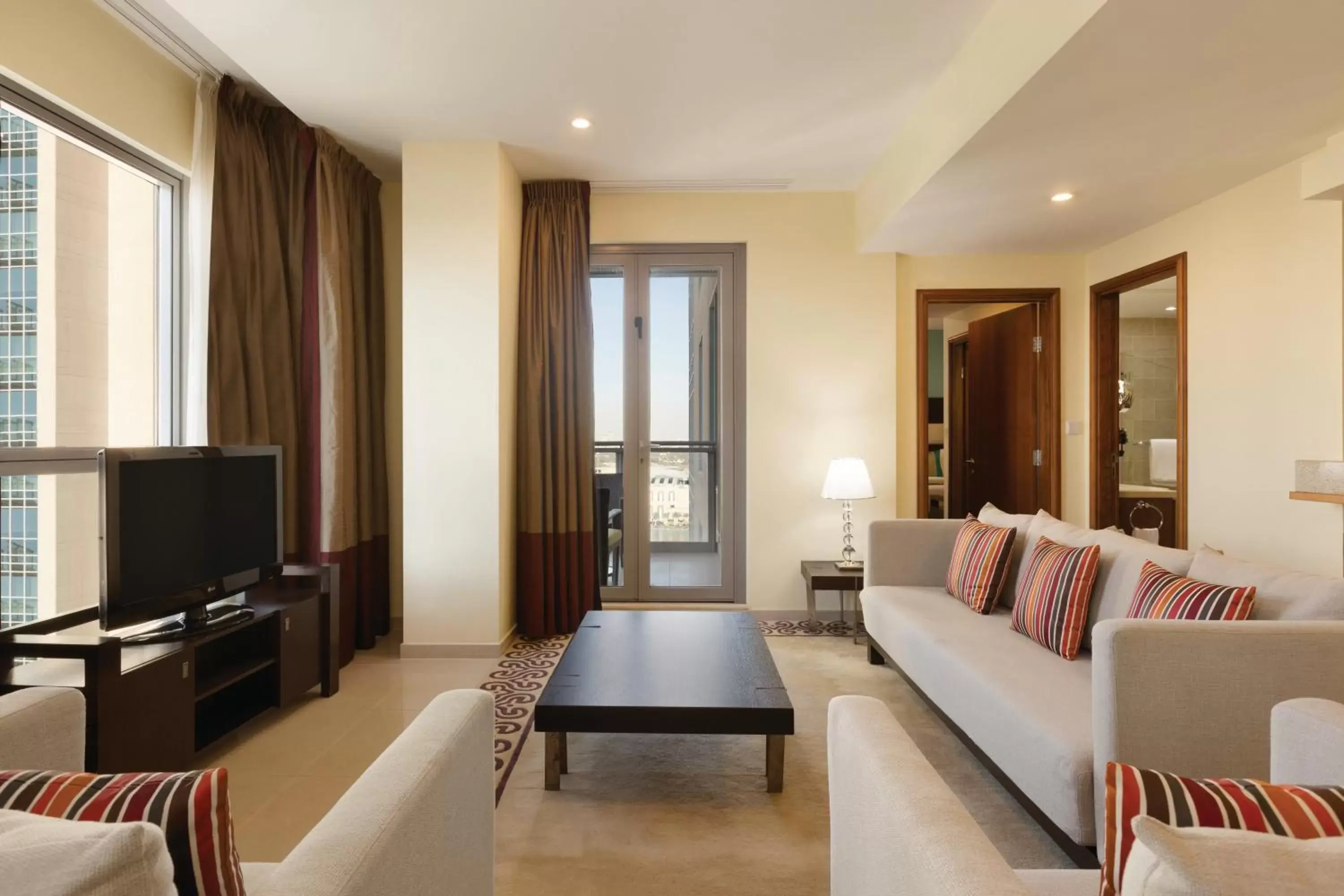 Living room, Seating Area in Ramada Downtown Dubai