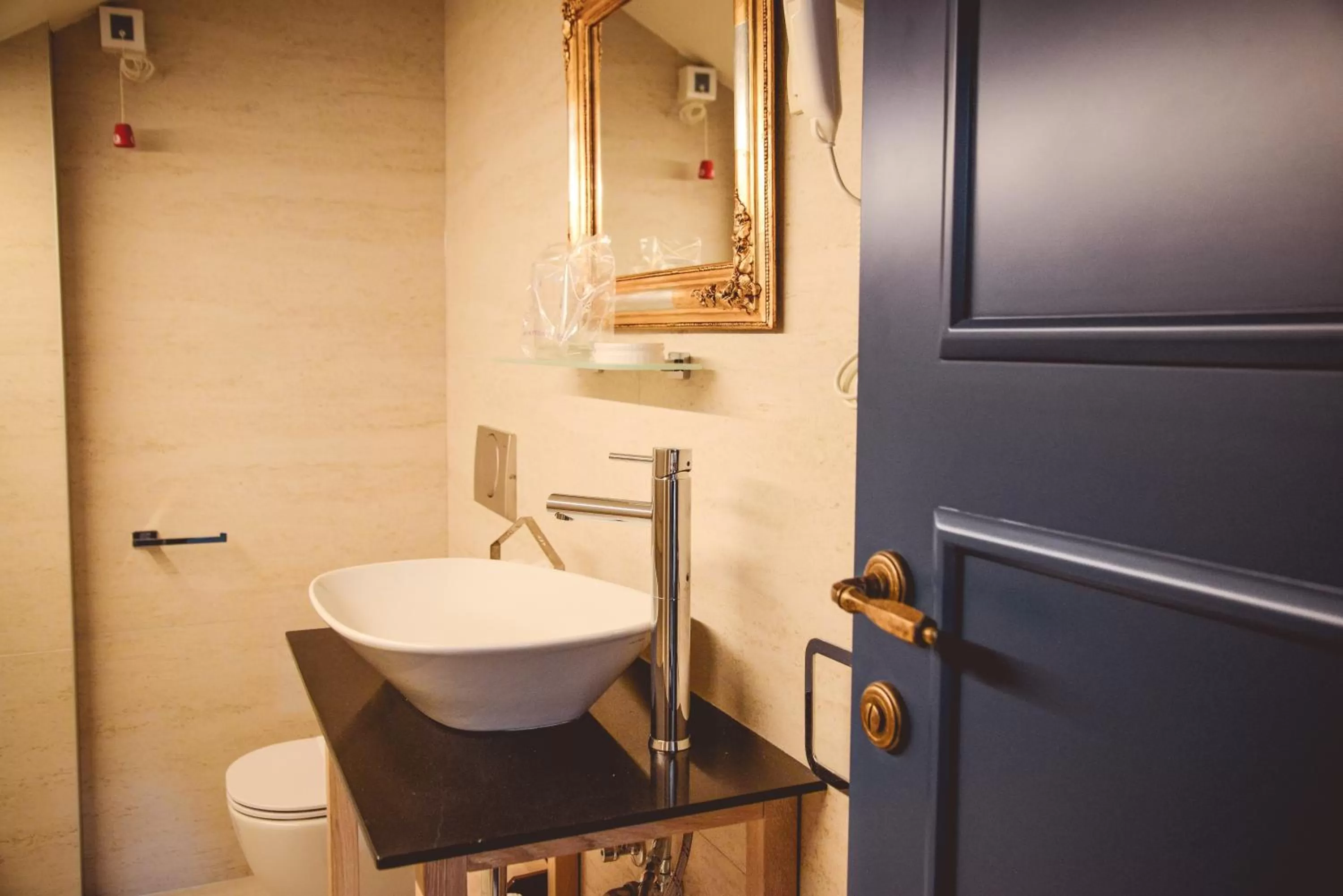 Boutique Macchiato House