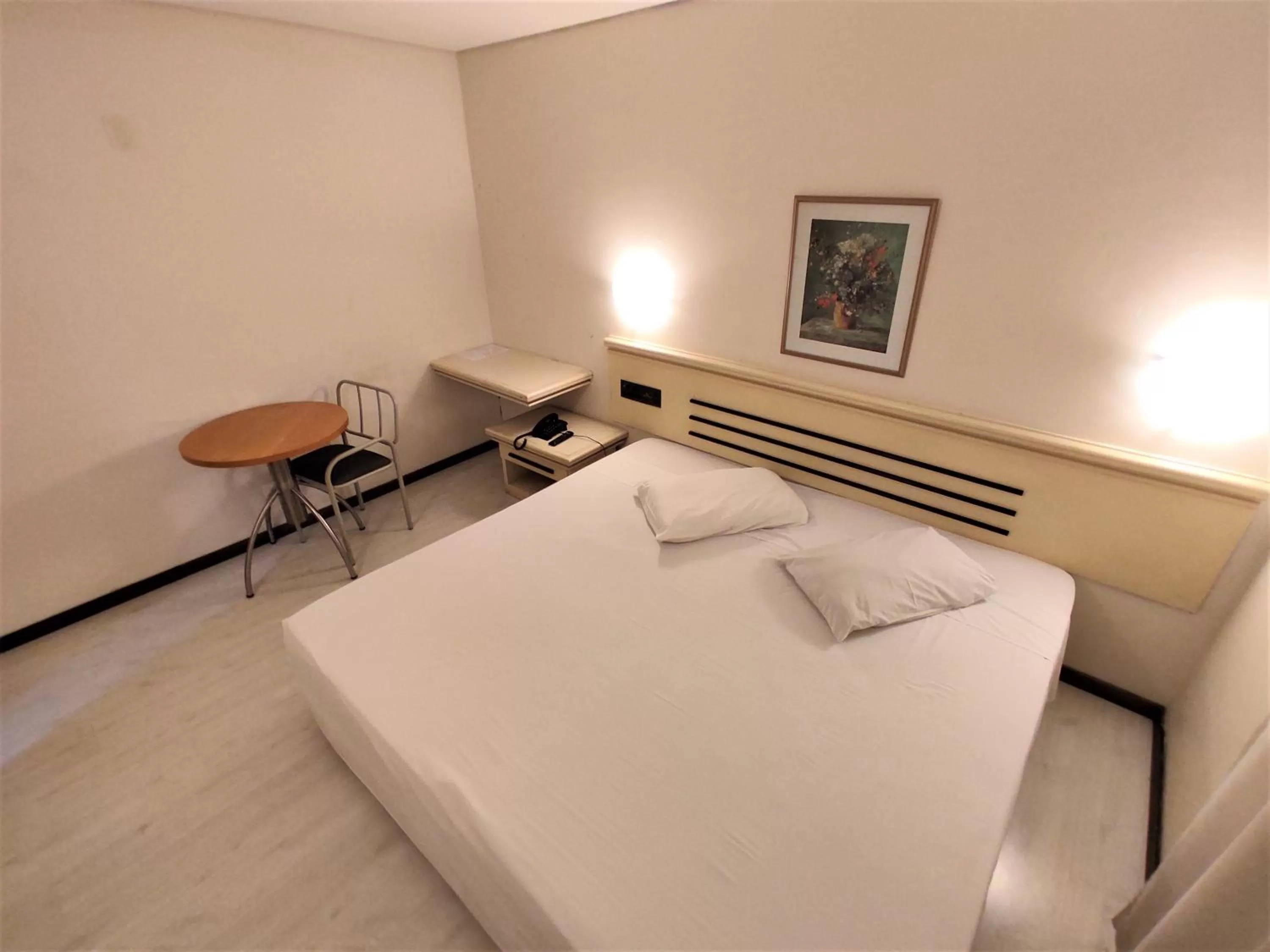 Bedroom, Bed in Granville Hotel