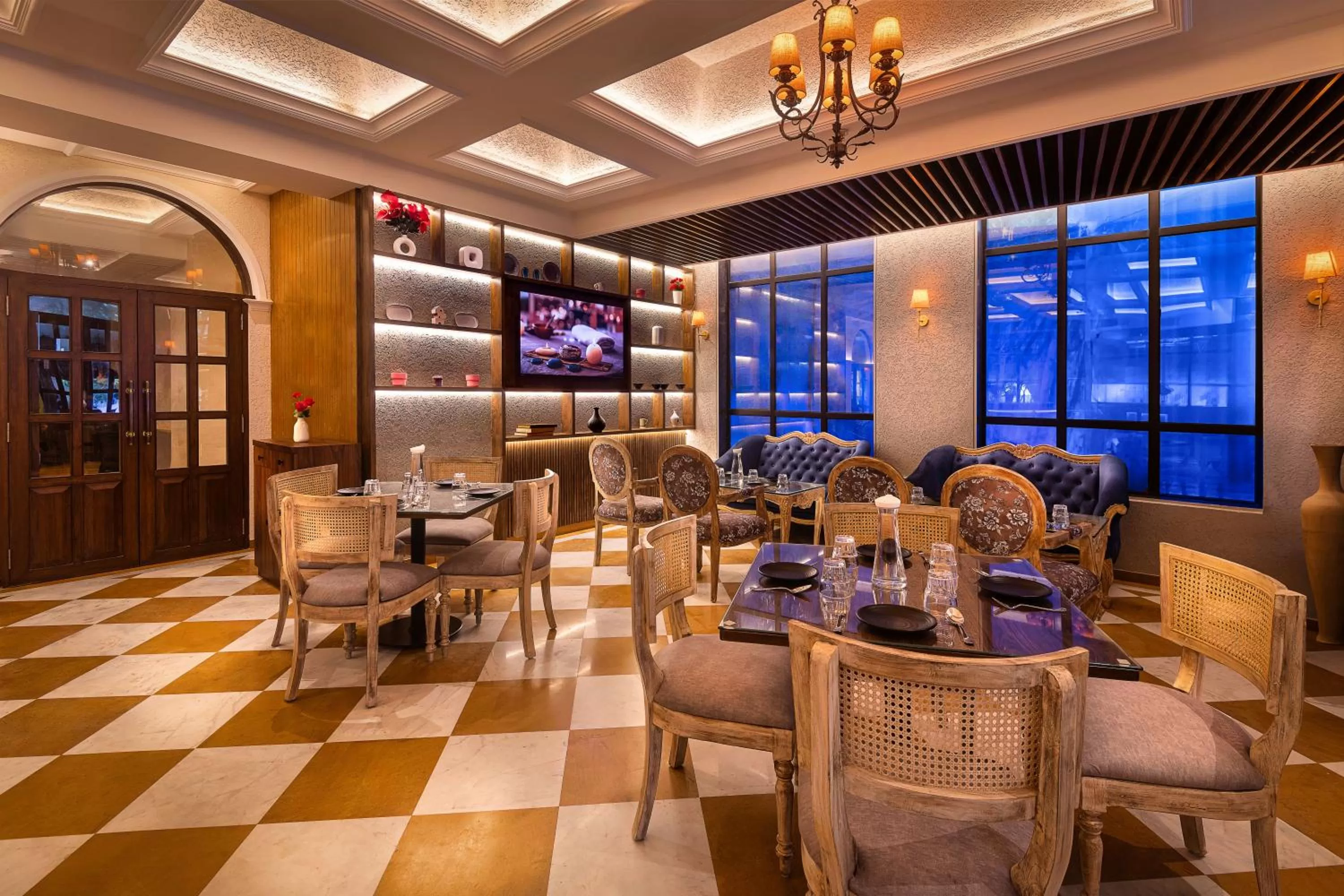 Restaurant/Places to Eat in Arnna Hotel- Goregaon East