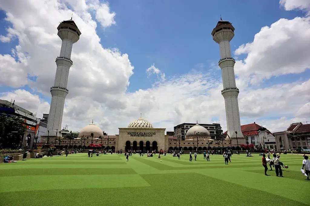 Nearby landmark, Property Building in Pasar Baru Square Hotel Bandung