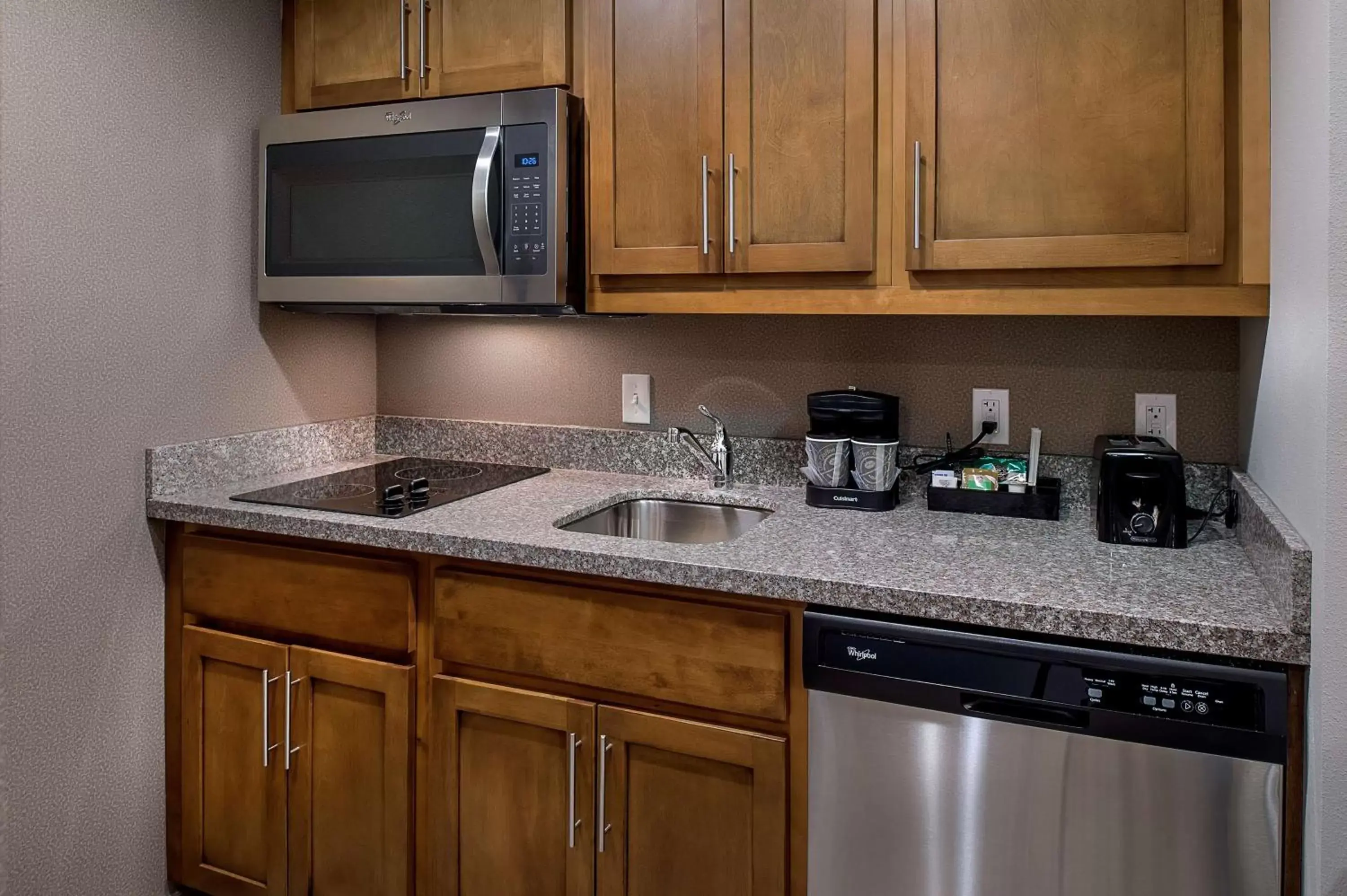 Kitchen or kitchenette, Kitchen/Kitchenette in Homewood Suites by Hilton St. Louis Westport