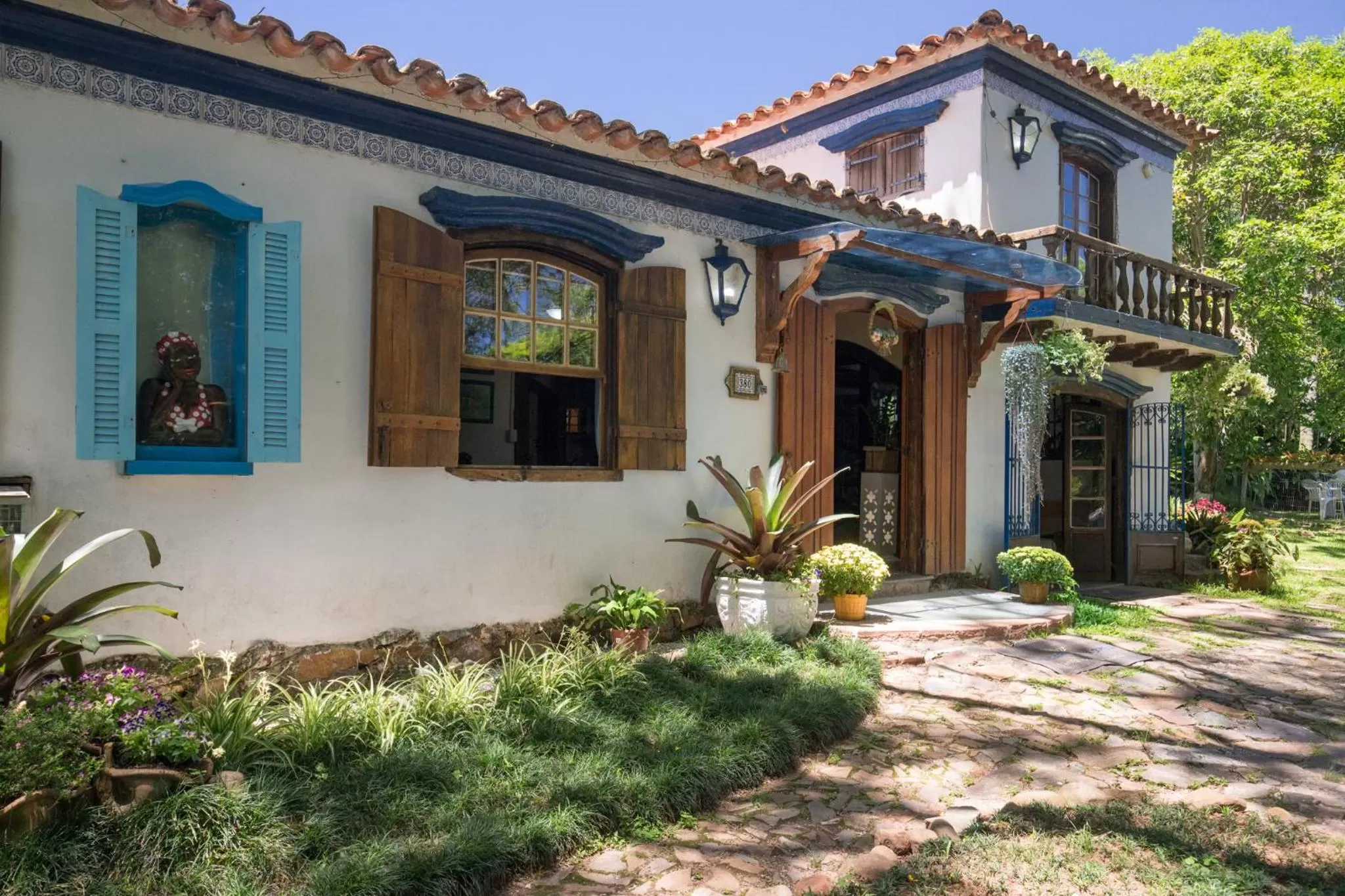 Property Building in Hotel Chácara das Flores