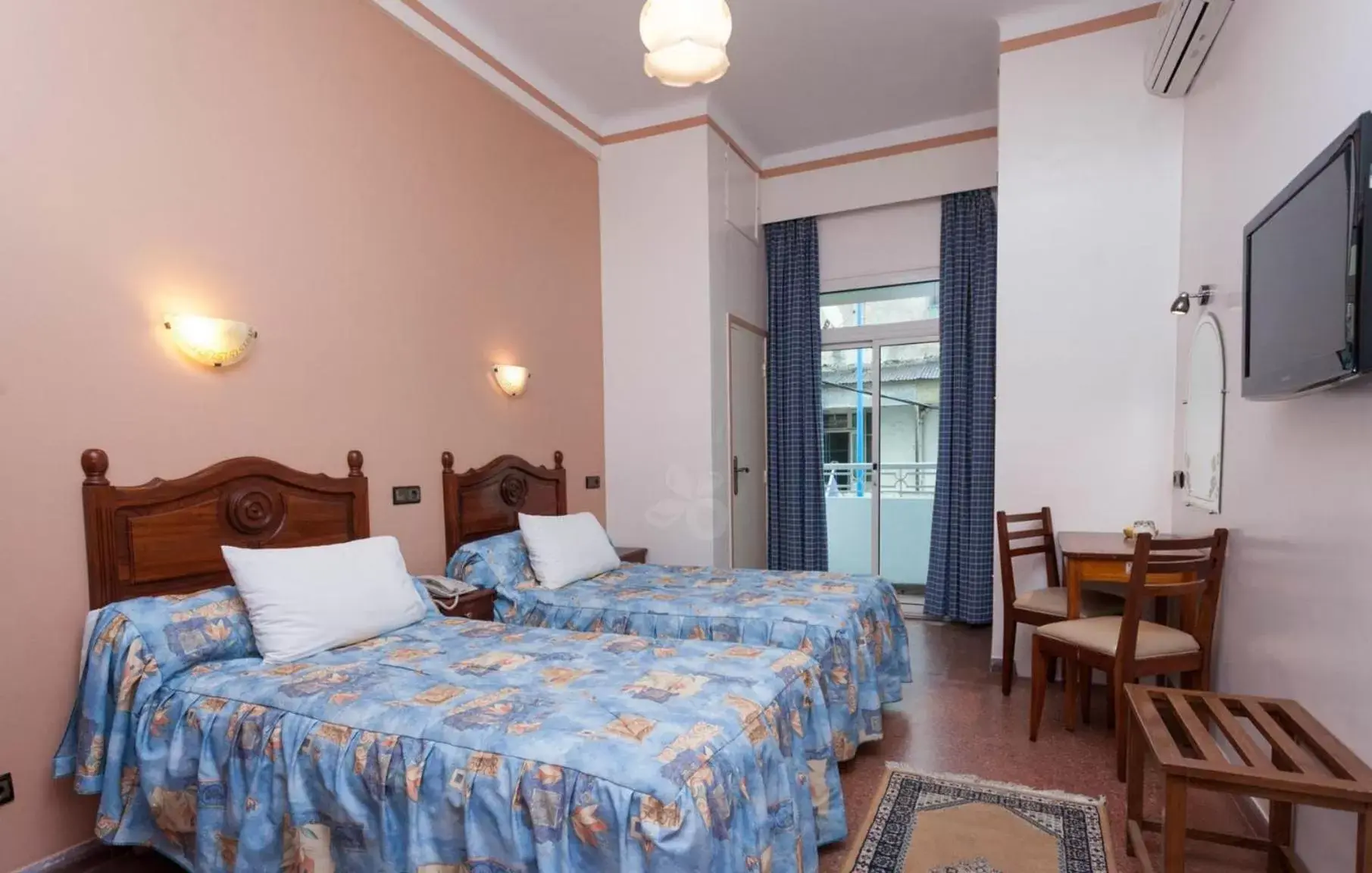 Double or Twin Room in Hôtel Astrid Double or Twin Room in Hôtel Astrid