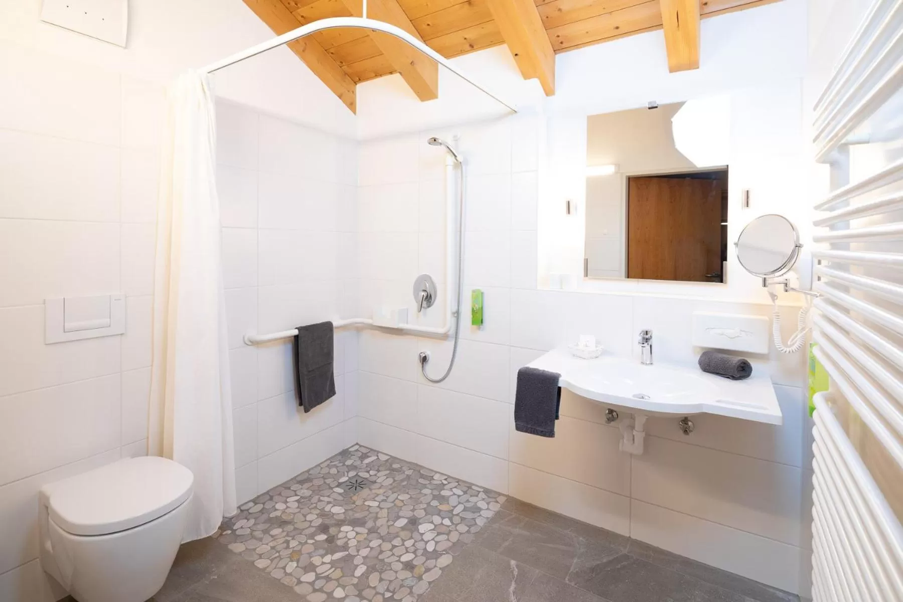 Bathroom in Familien- und Wellnesshotel "Viktoria"