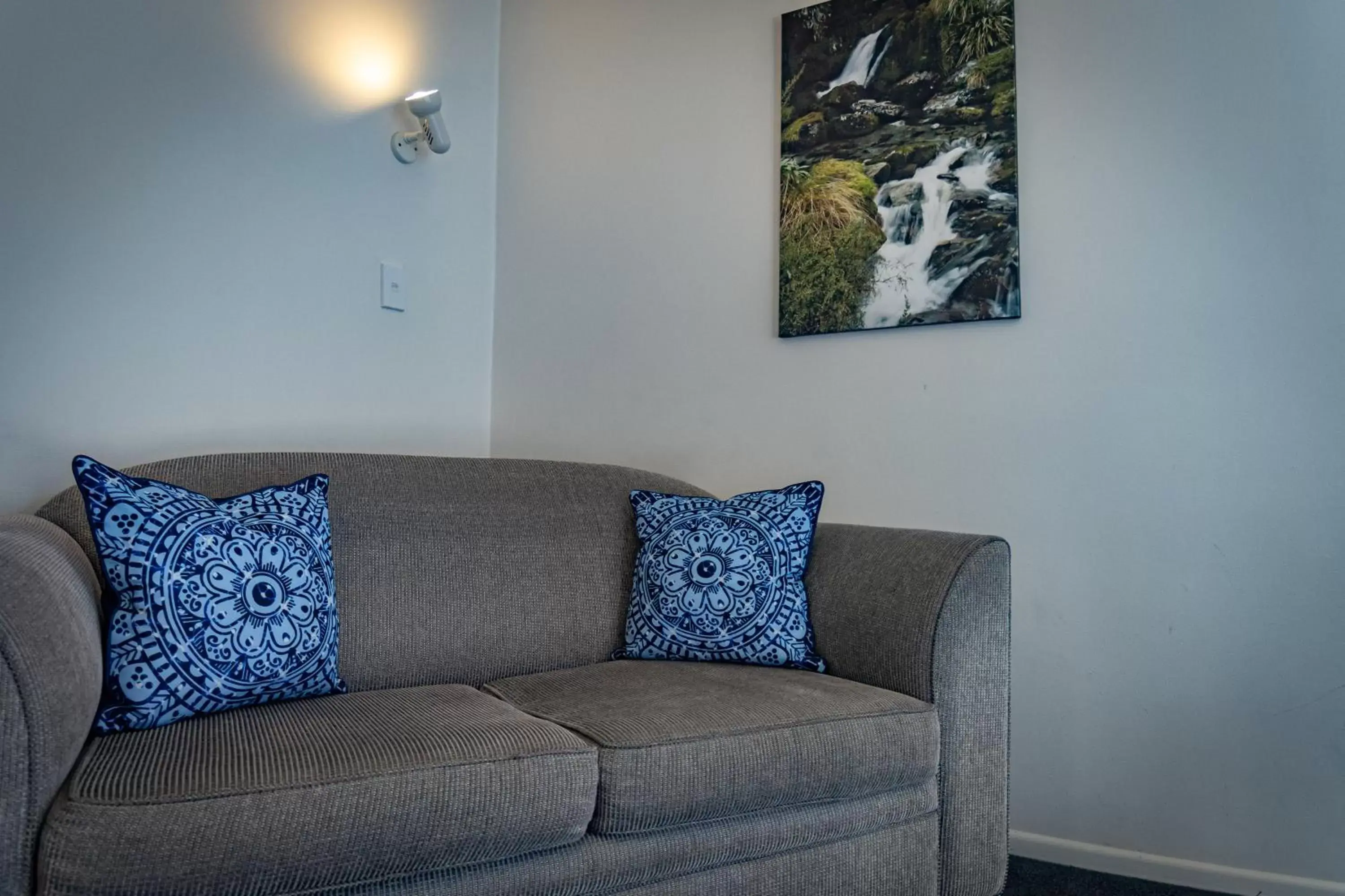 Seating Area in Amber Court Motel