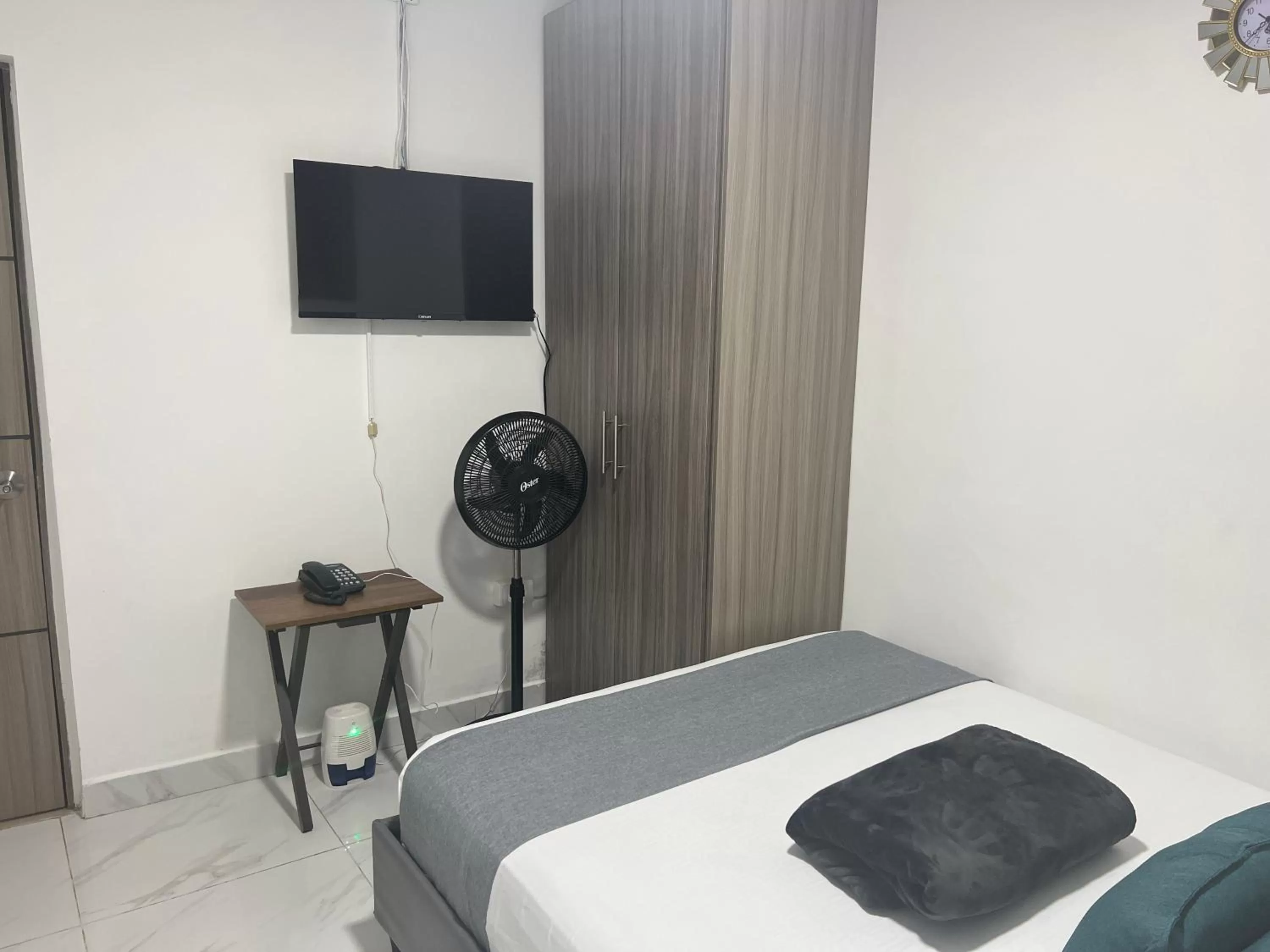 Photo of the whole room, Bed in La Forêt de Café Hotel