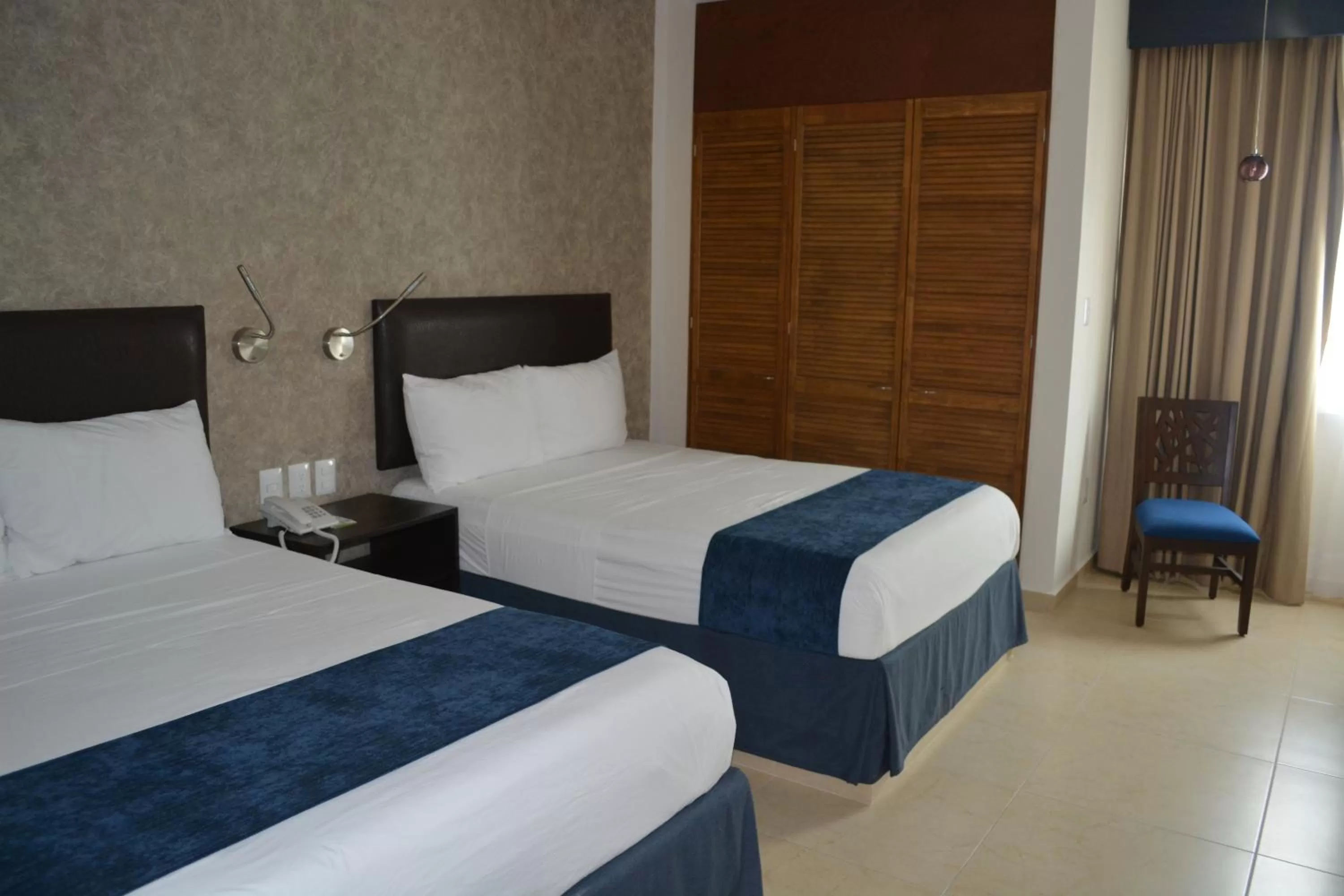 Executive Double Room with Two Double Beds in Hotel Ruiz Milán