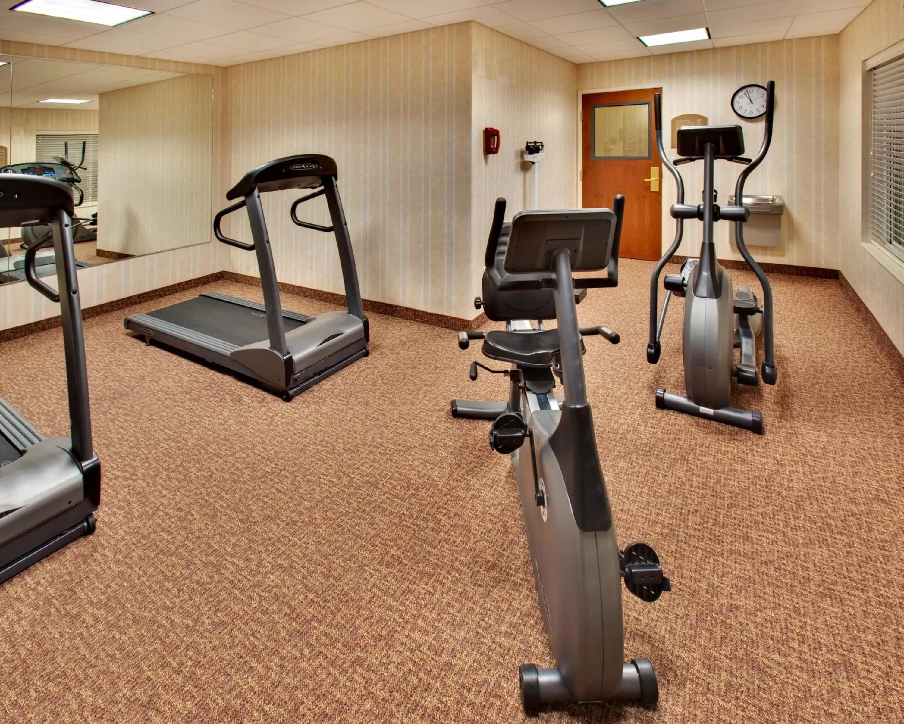 Spa and wellness centre/facilities, Fitness Center/Facilities in Holiday Inn Express Hotel & Suites Brookings, an IHG Hotel