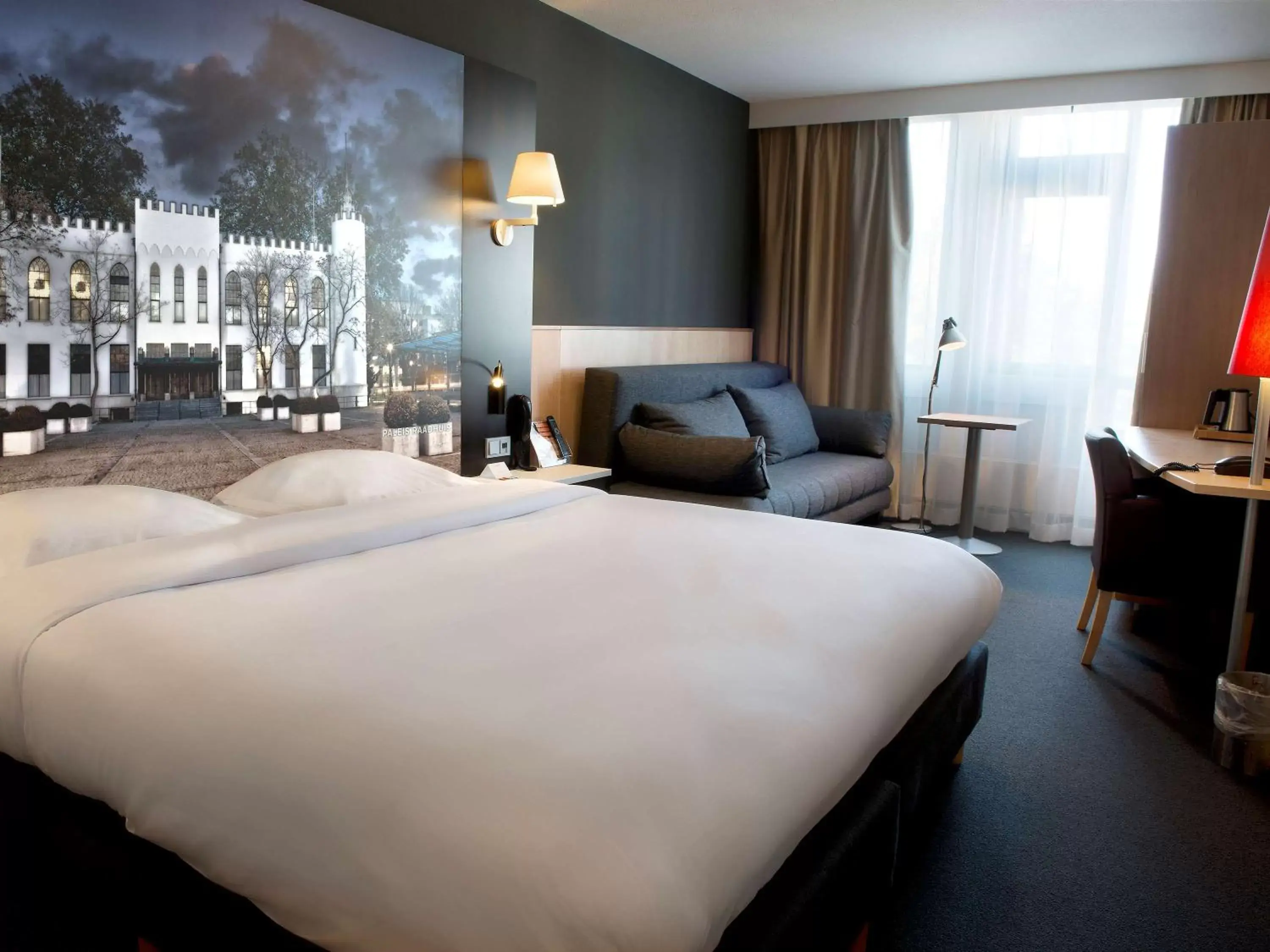 Photo of the whole room, Bed in Mercure Hotel Tilburg Centrum