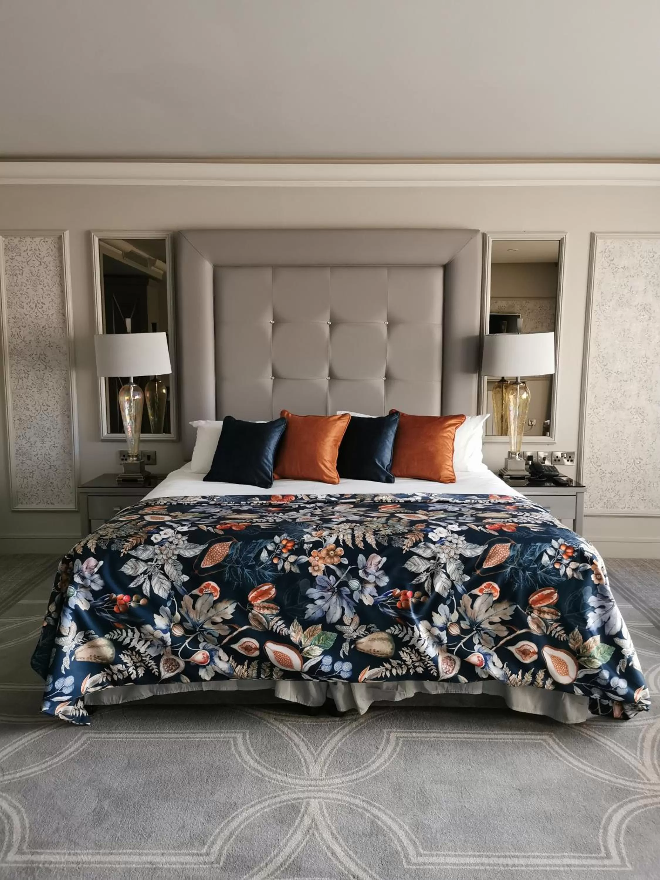 Bedroom, Bed in Errigal Country House Hotel